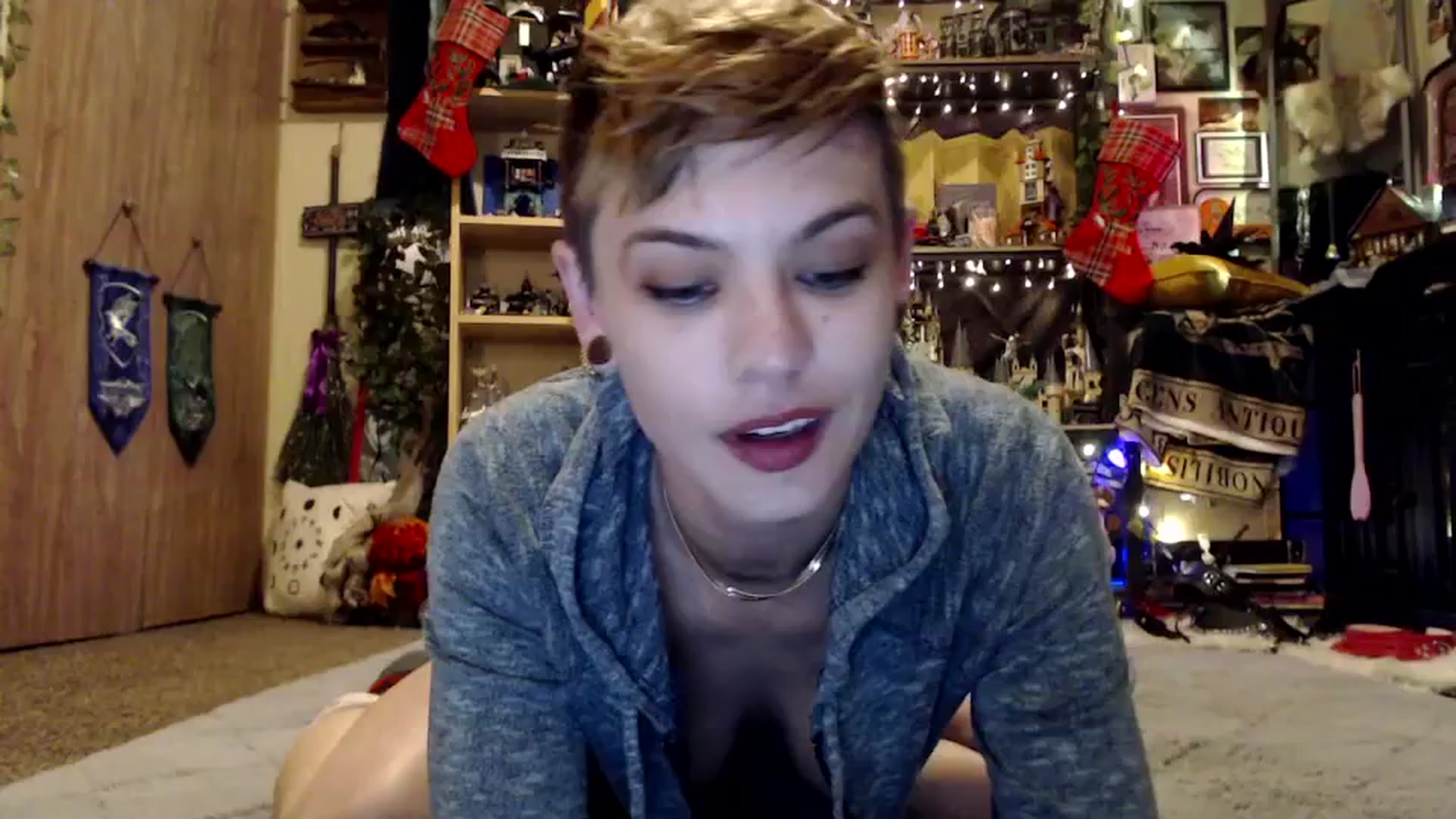 Gallery image thumbnail from Ancored's myfreecams stream on, 12/17/2024, 24:28 image 6 of 20