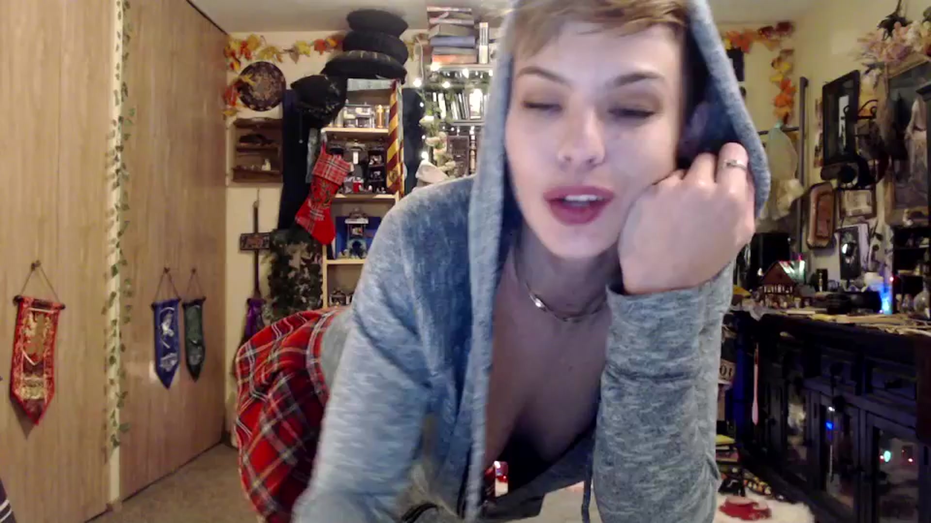 Gallery image thumbnail from Ancored's myfreecams stream on, 12/17/2024, 24:28 image 2 of 20