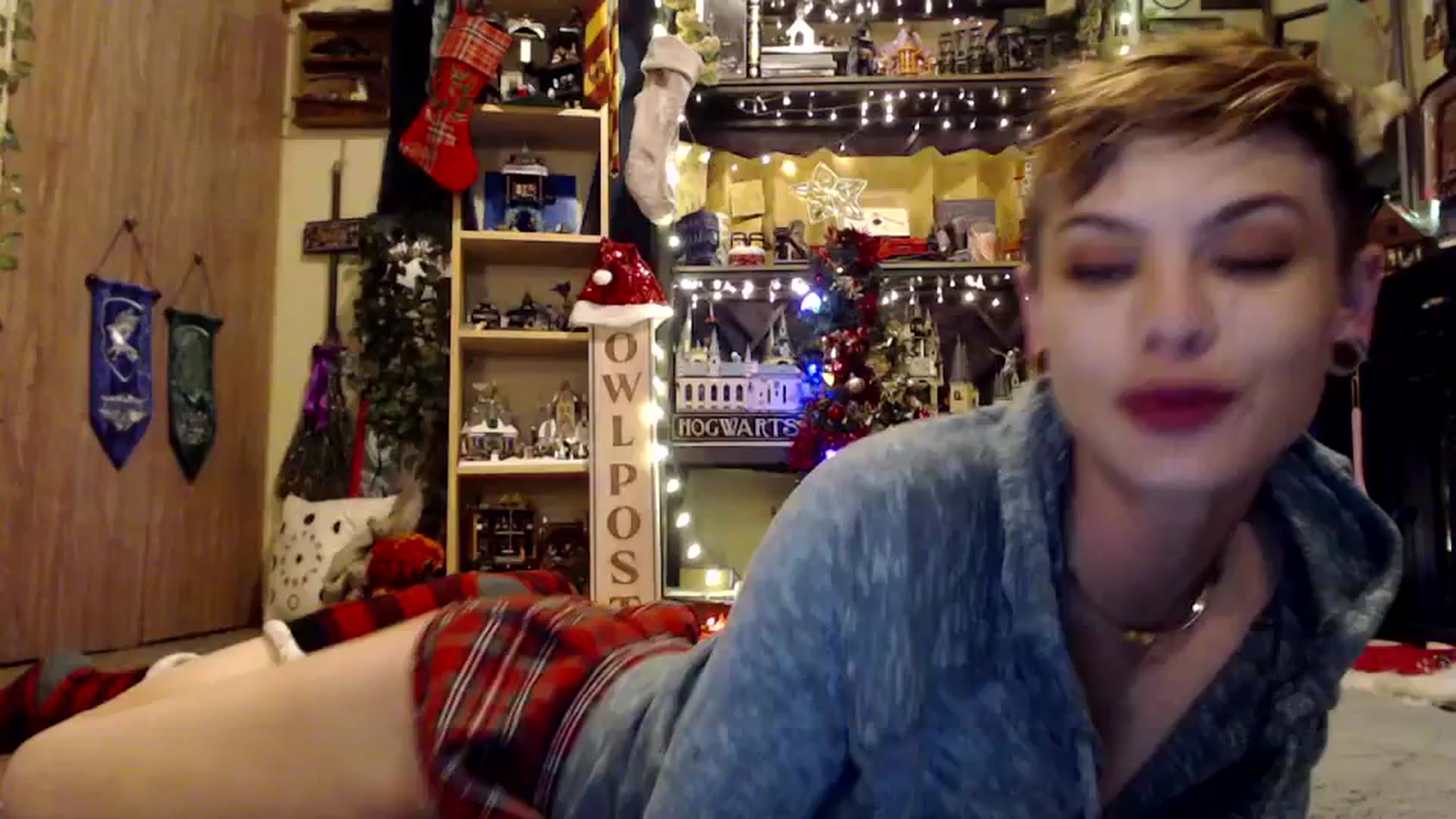 Gallery image thumbnail from Ancored's myfreecams stream on, 12/17/2024, 24:28 image 8 of 20