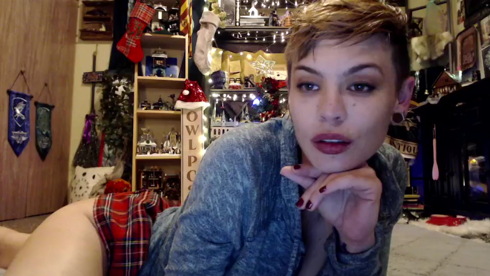 Gallery image thumbnail from Ancored's myfreecams stream on, 12/17/2024, 24:28 image 20 of 20