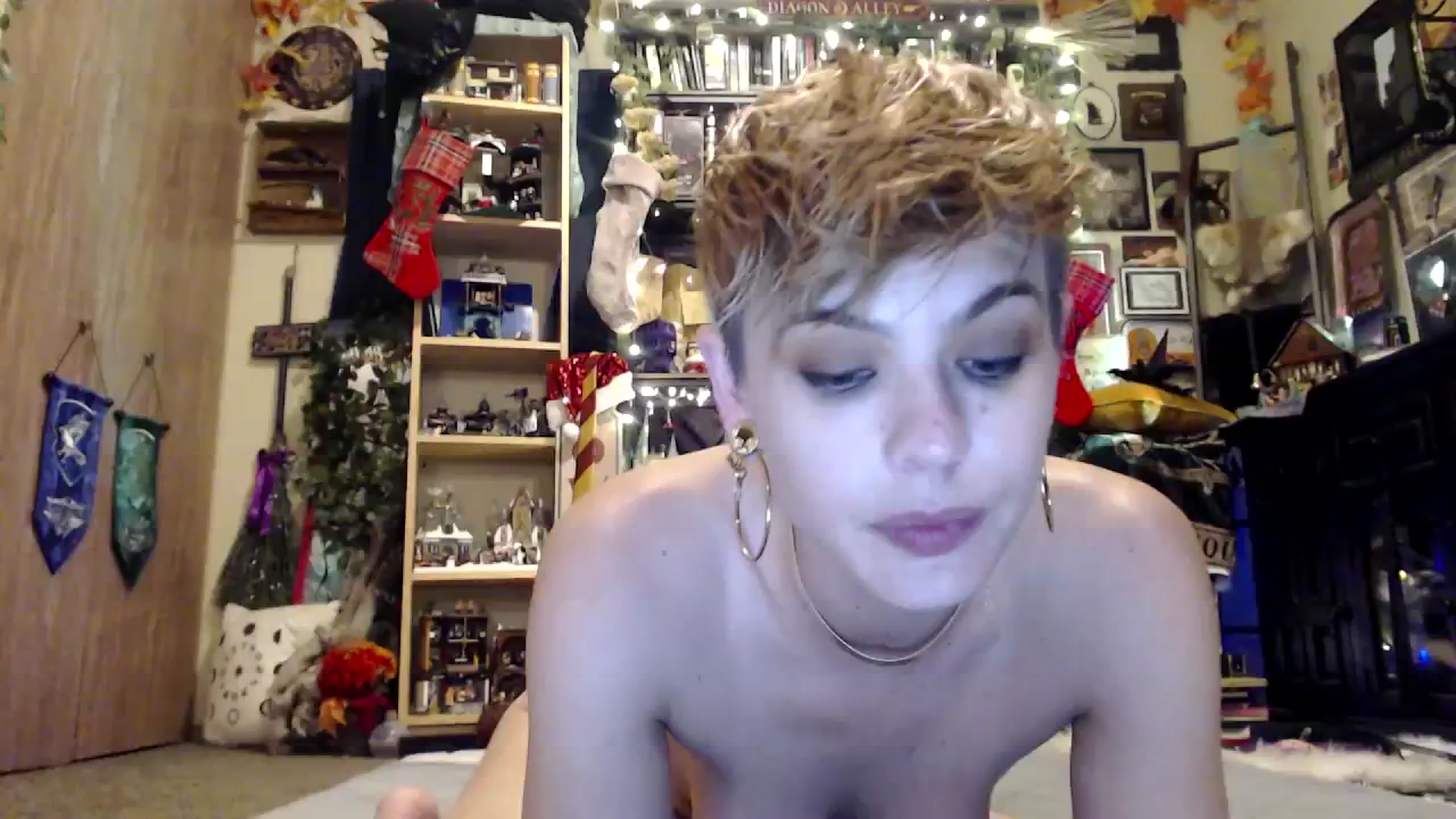 Gallery image thumbnail from Ancored's myfreecams stream on, 12/21/2024, 24:48 image 16 of 20