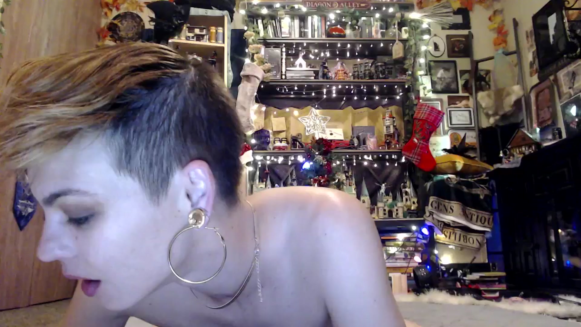 Gallery image thumbnail from Ancored's myfreecams stream on, 12/21/2024, 24:48 image 18 of 20
