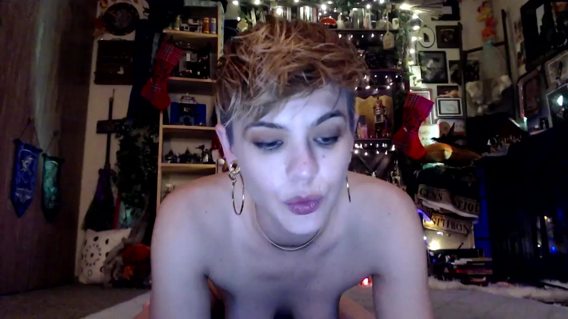 Gallery image thumbnail from Ancored's myfreecams stream on, 12/21/2024, 24:48 image 13 of 20