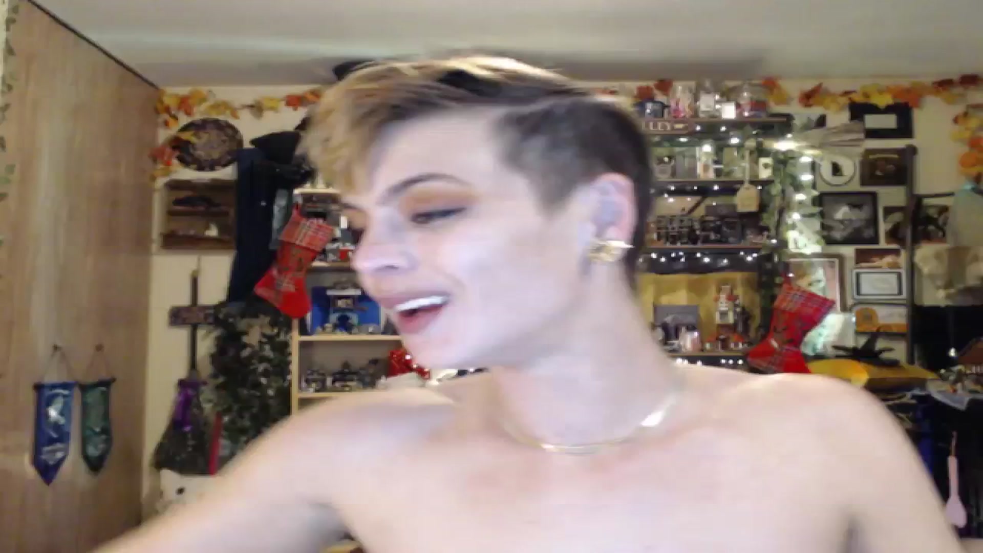 Gallery image thumbnail from Ancored's myfreecams stream on, 12/31/2024, 24:28 image 8 of 20