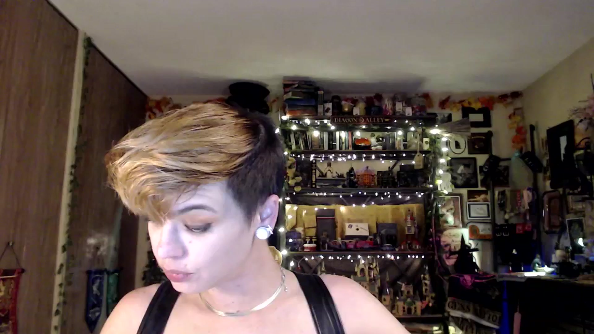 Gallery image thumbnail from Ancored's myfreecams stream on, 01/16/2025, 01:57 image 5 of 20
