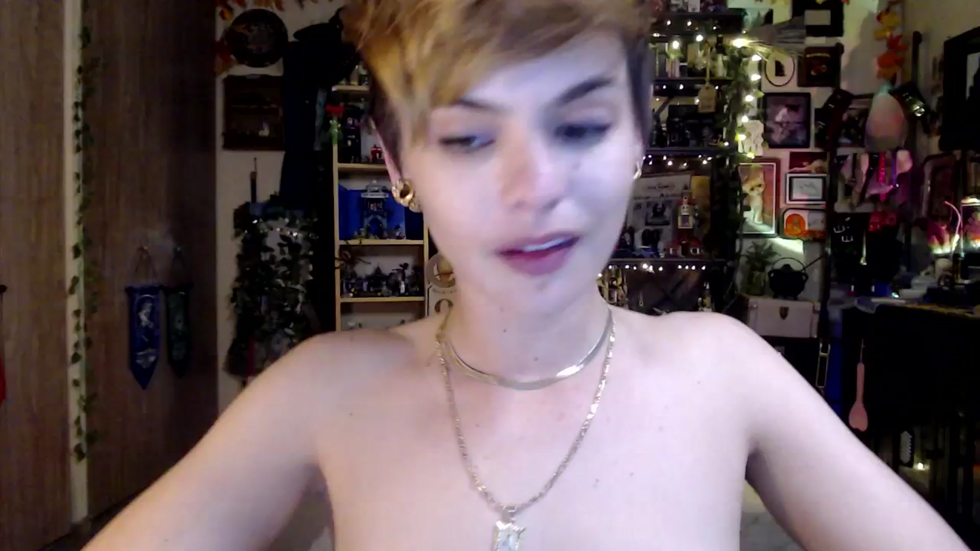 Gallery image thumbnail from Ancored's myfreecams stream on, 02/14/2025, 01:23 image 16 of 20