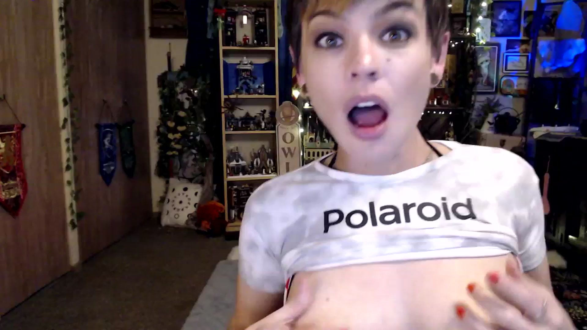 Gallery image thumbnail from Ancored's myfreecams stream on, 03/13/2025, 23:44 image 18 of 20