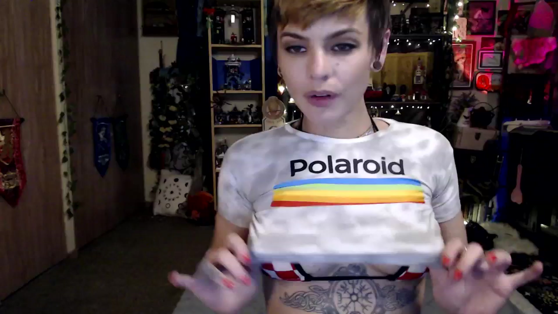 Gallery image thumbnail from Ancored's myfreecams stream on, 03/13/2025, 23:44 image 19 of 20