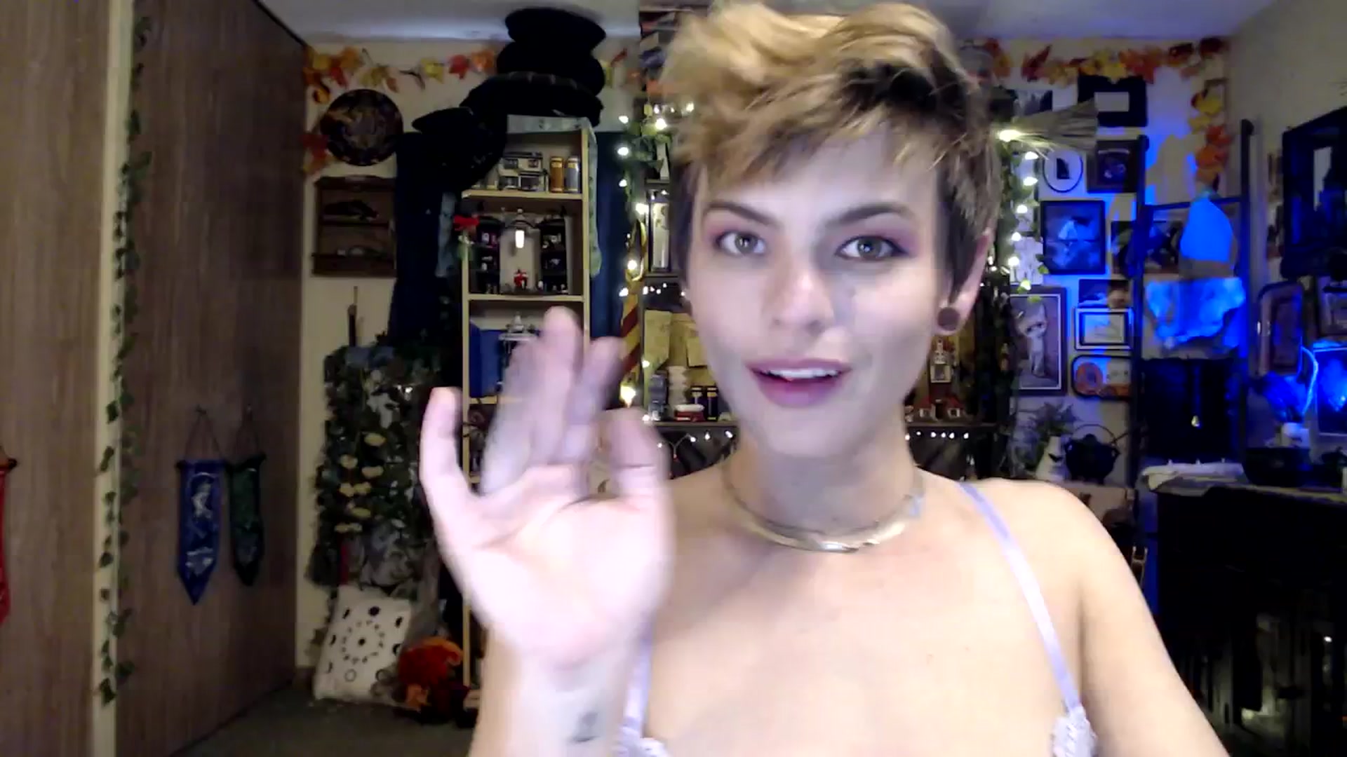 Gallery image thumbnail from Ancored's myfreecams stream on, 03/15/2025, 01:33 image 2 of 20