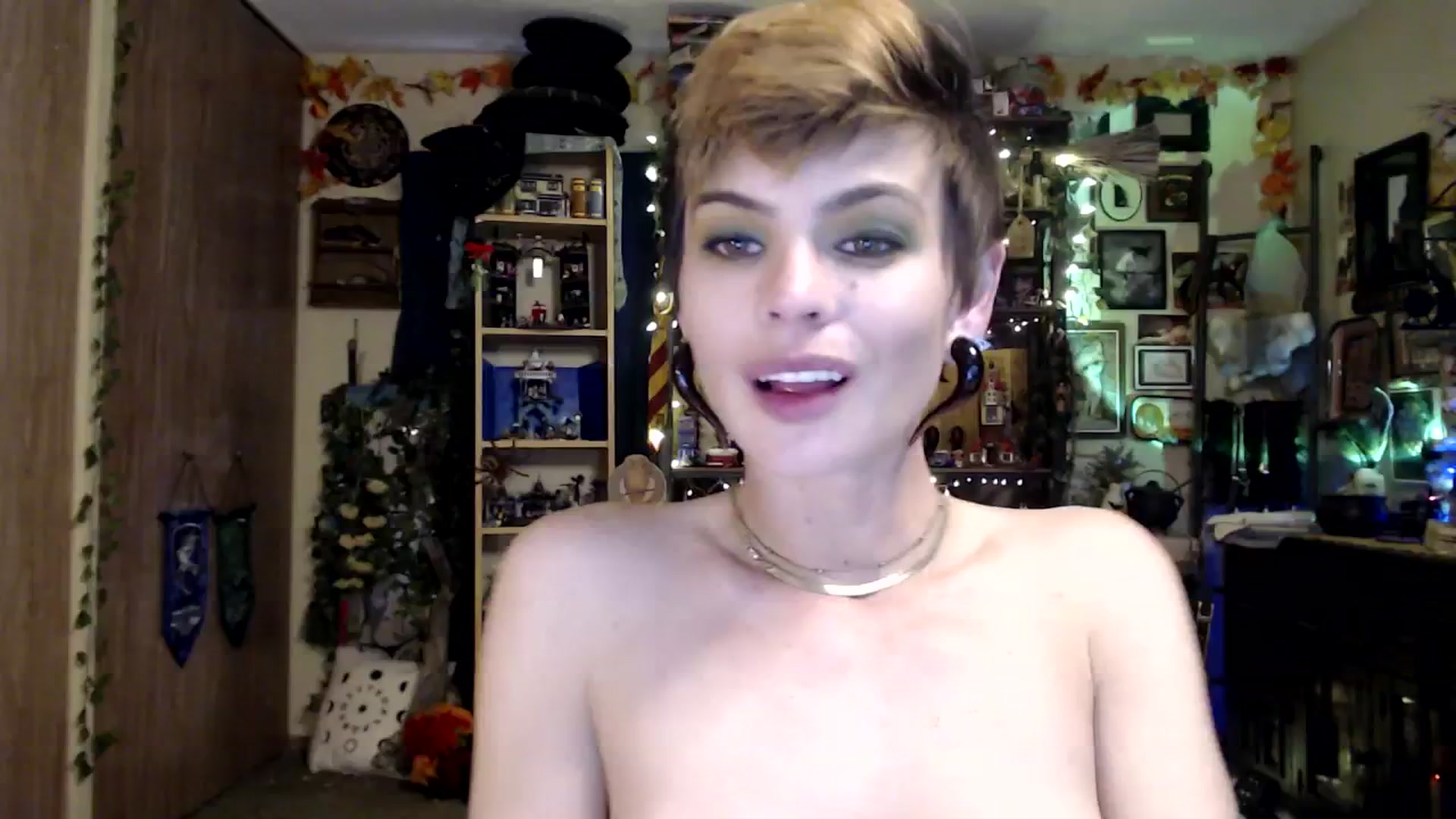 Gallery image thumbnail from Ancored's myfreecams stream on, 03/20/2025, 24:22 image 15 of 20