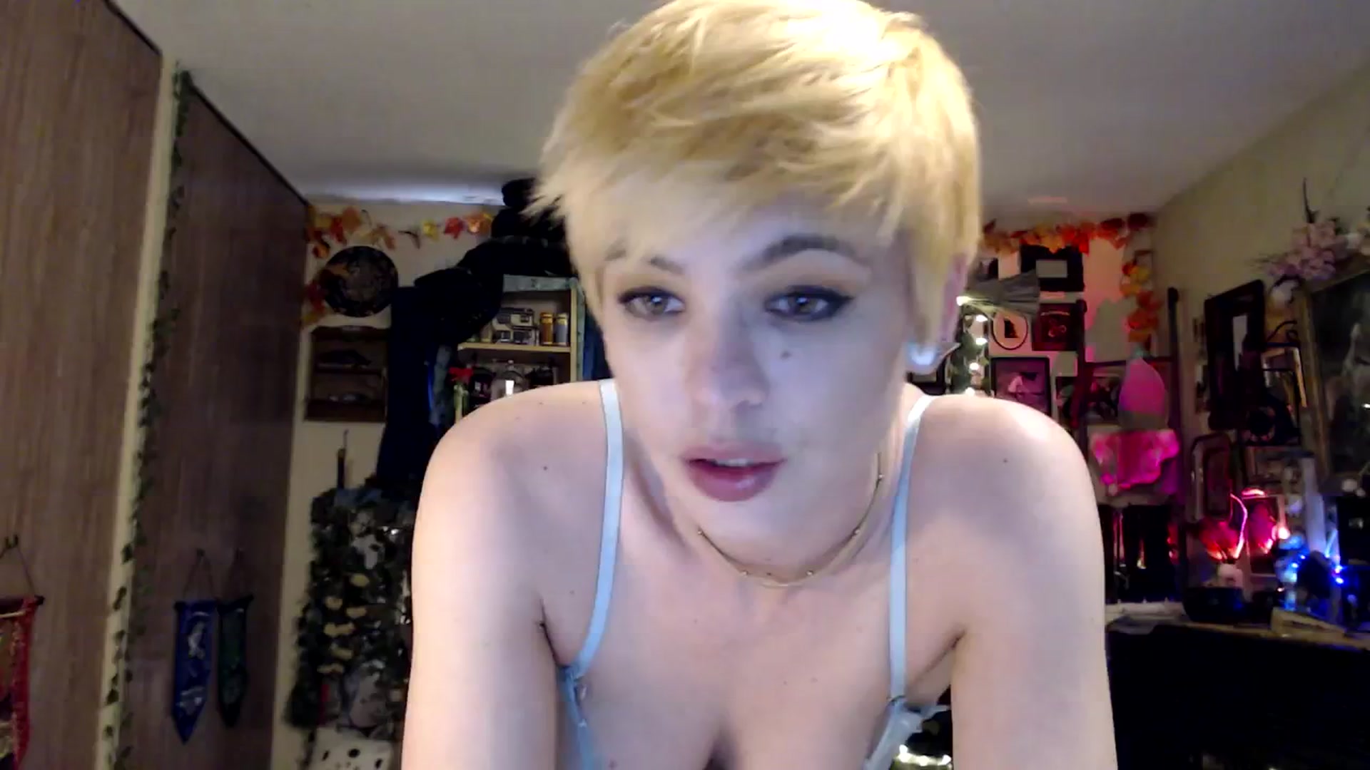 Gallery image thumbnail from Ancored's myfreecams stream on, 03/21/2025, 24:01 image 2 of 20
