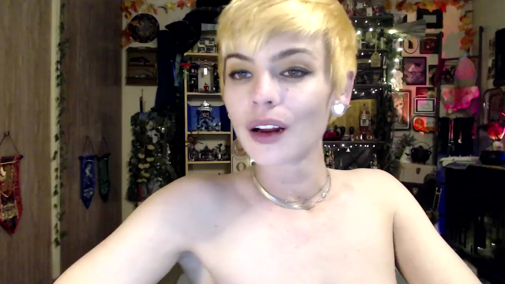 Gallery image thumbnail from Ancored's myfreecams stream on, 03/21/2025, 24:34 image 10 of 20