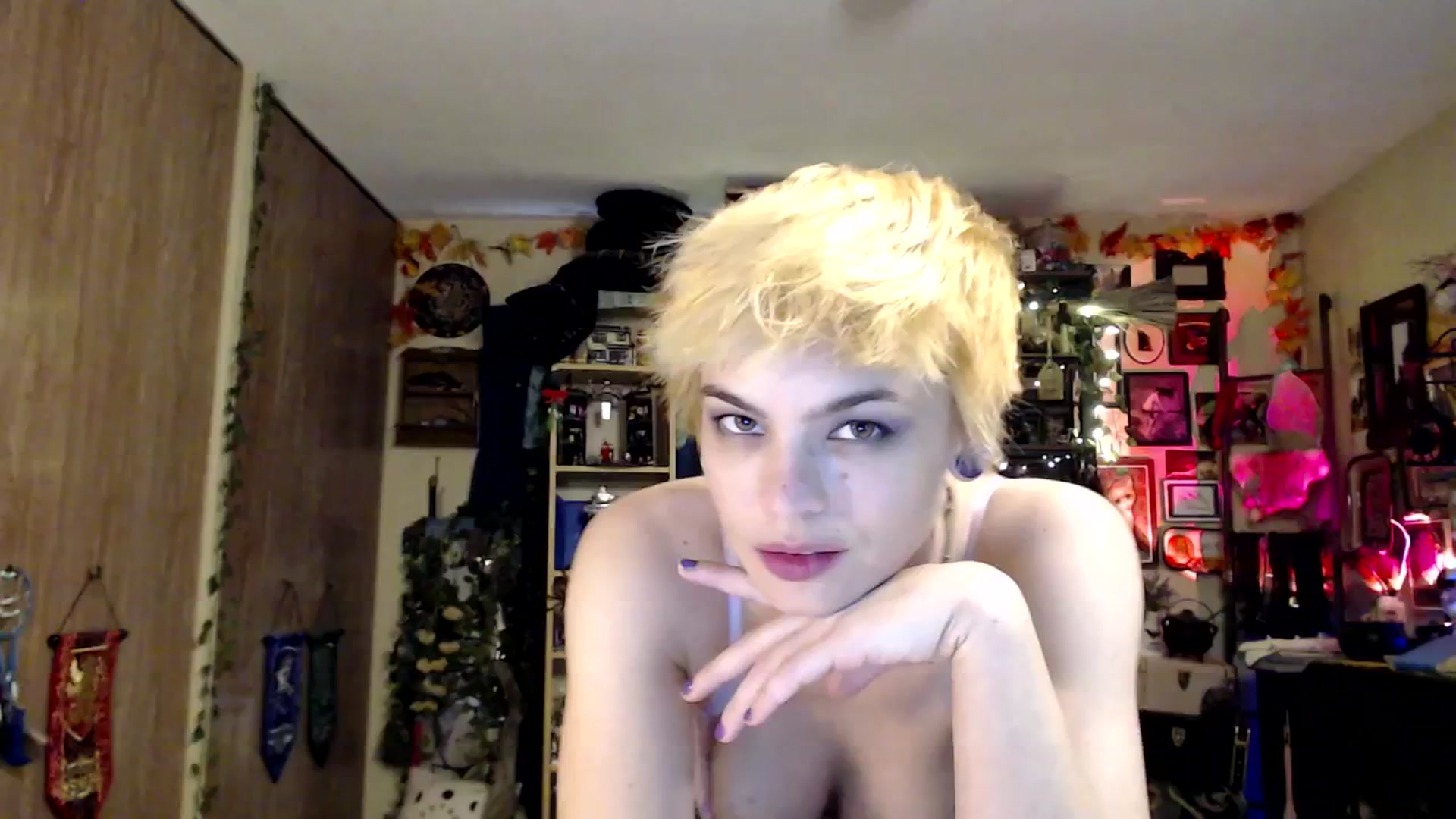 Gallery image thumbnail from Ancored's myfreecams stream on, 03/25/2025, 23:51 image 4 of 20