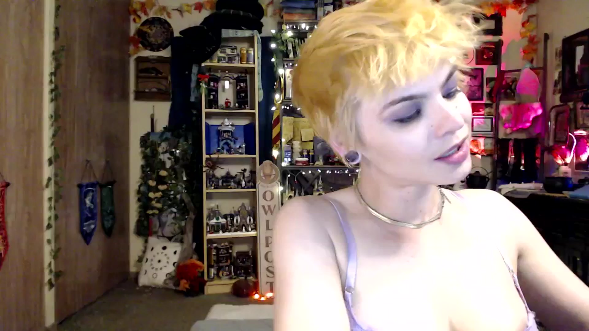 Gallery image thumbnail from Ancored's myfreecams stream on, 03/25/2025, 23:51 image 12 of 20