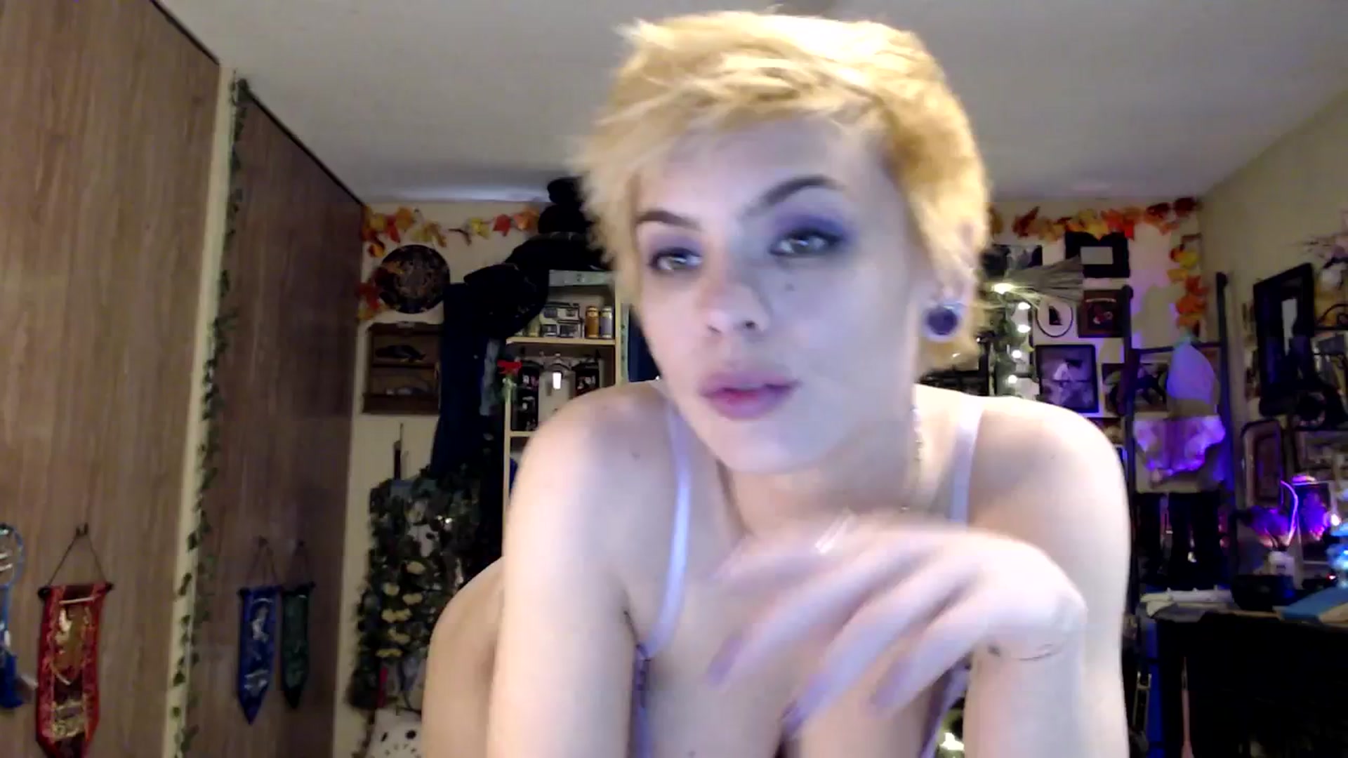 Gallery image thumbnail from Ancored's myfreecams stream on, 03/26/2025, 24:07 image 14 of 20