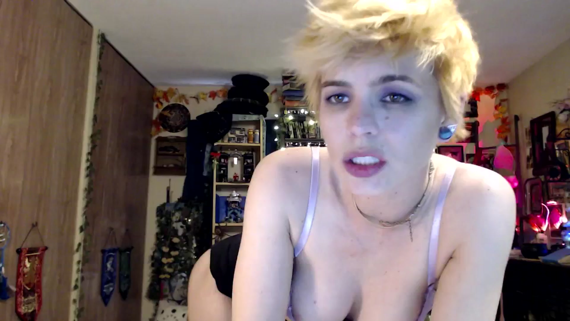 Gallery image thumbnail from Ancored's myfreecams stream on, 03/26/2025, 24:07 image 3 of 20