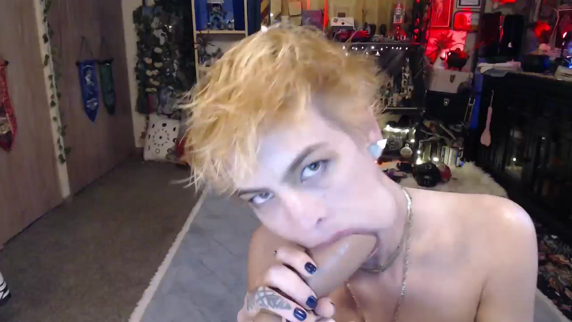 Gallery image thumbnail from Ancored's myfreecams stream on, 03/30/2025, 23:31 image 10 of 20