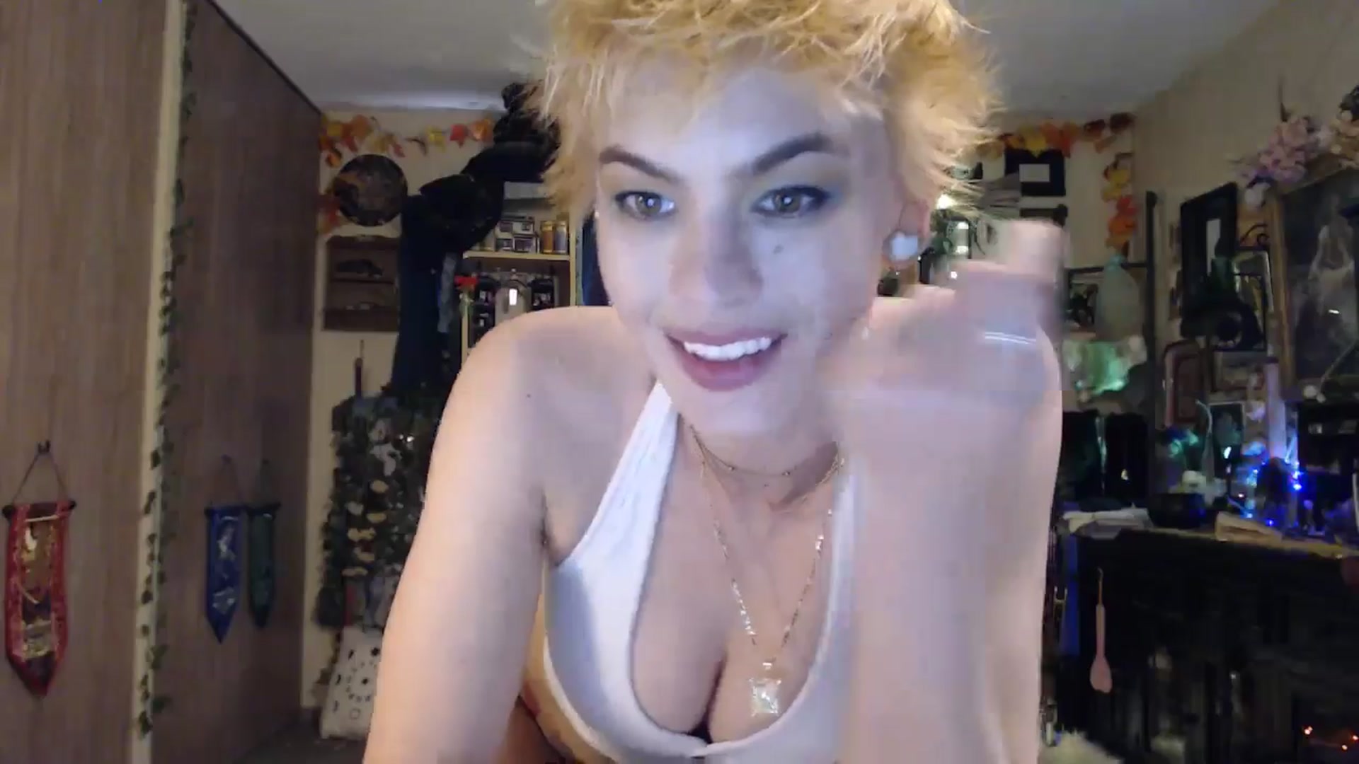 Gallery image thumbnail from Ancored's myfreecams stream on, 03/31/2025, 24:00 image 5 of 20