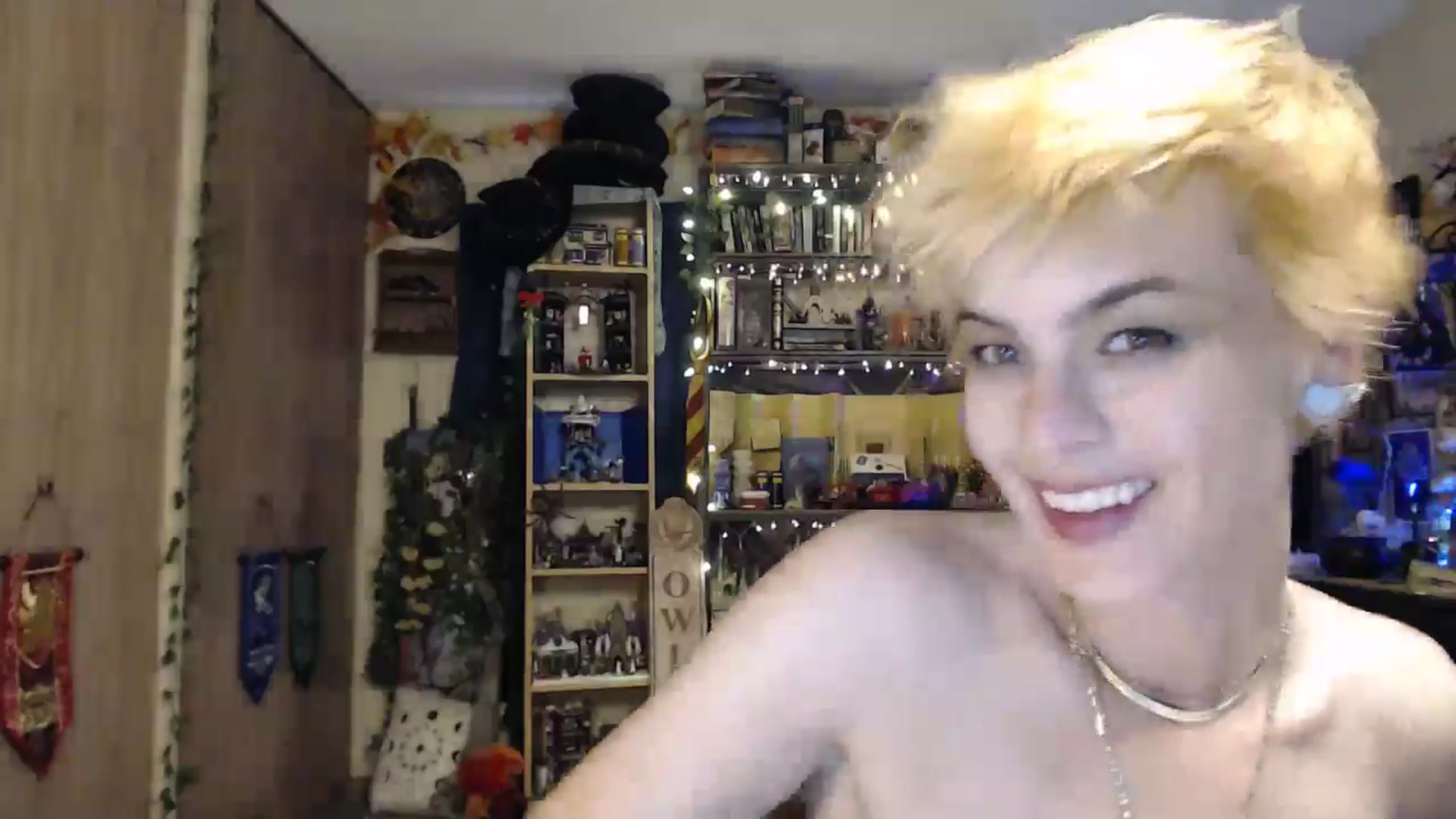 Gallery image thumbnail from Ancored's myfreecams stream on, 03/31/2025, 24:41 image 13 of 20