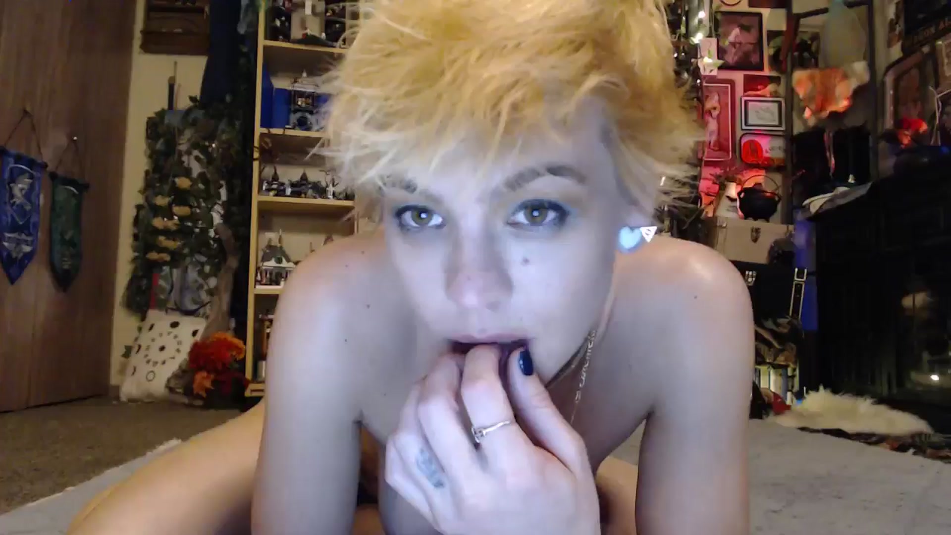 Gallery image thumbnail from Ancored's myfreecams stream on, 03/31/2025, 24:41 image 12 of 20