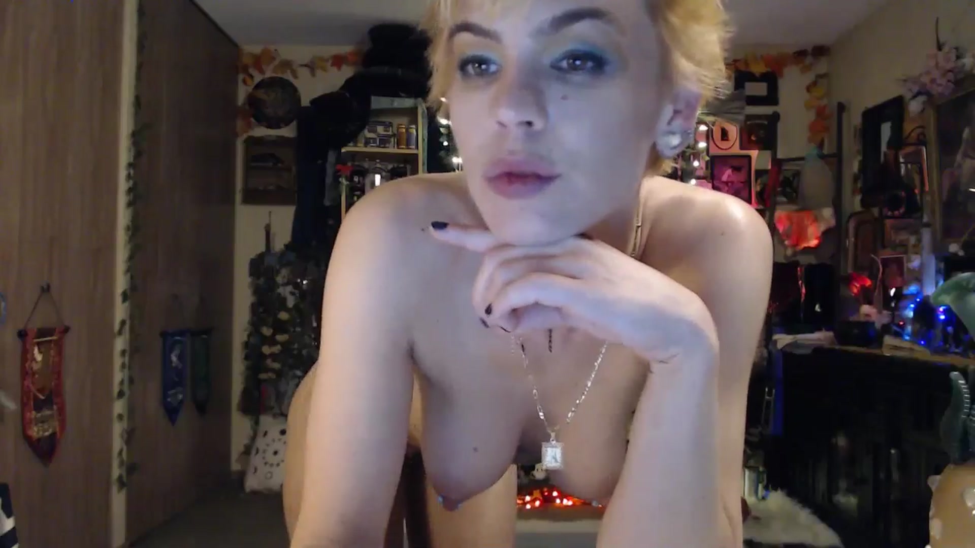 Gallery image thumbnail from Ancored's myfreecams stream on, 03/31/2025, 01:20 image 11 of 20