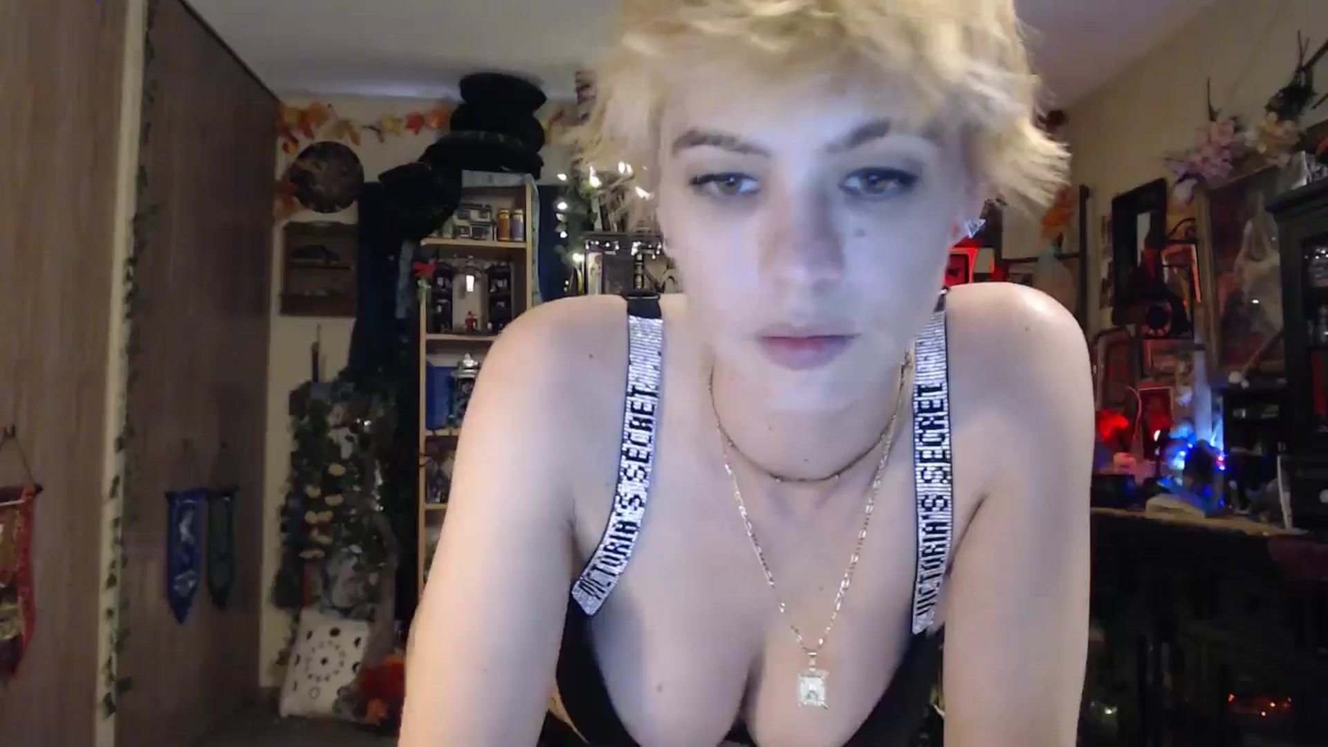 Gallery image thumbnail from Ancored's myfreecams stream on, 04/01/2025, 24:02 image 4 of 20