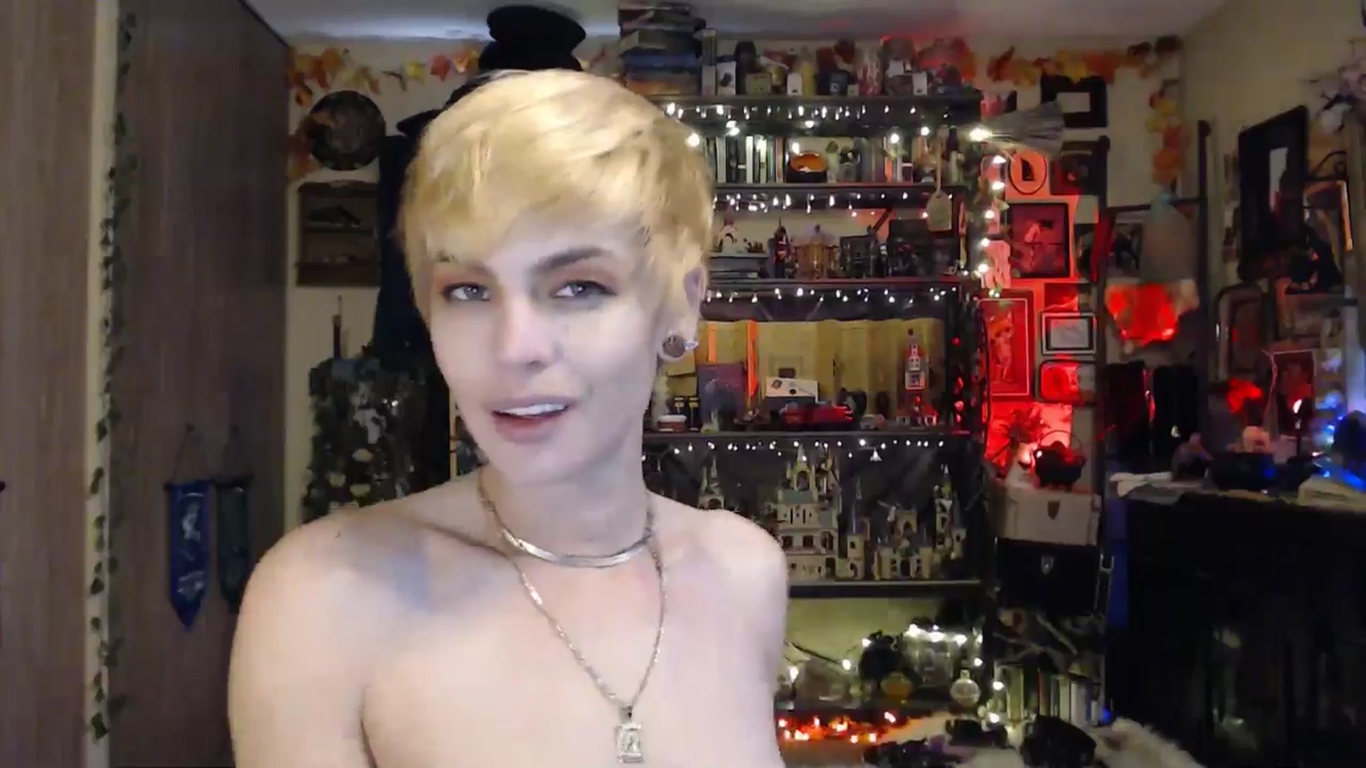 Gallery image thumbnail from Ancored's myfreecams stream on, 04/03/2025, 23:18 image 10 of 20