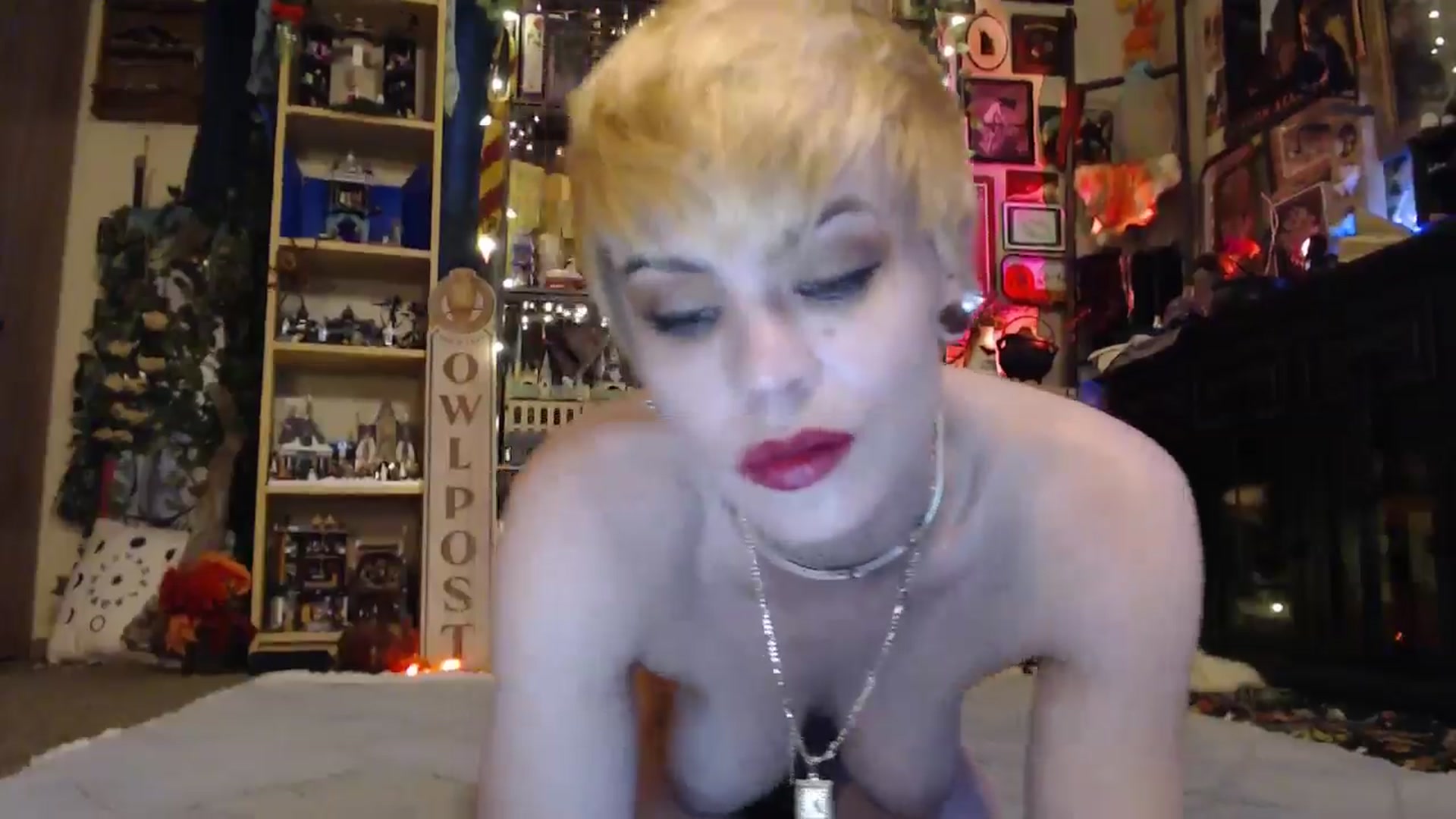 Gallery image thumbnail from Ancored's myfreecams stream on, 04/05/2025, 24:22 image 12 of 20