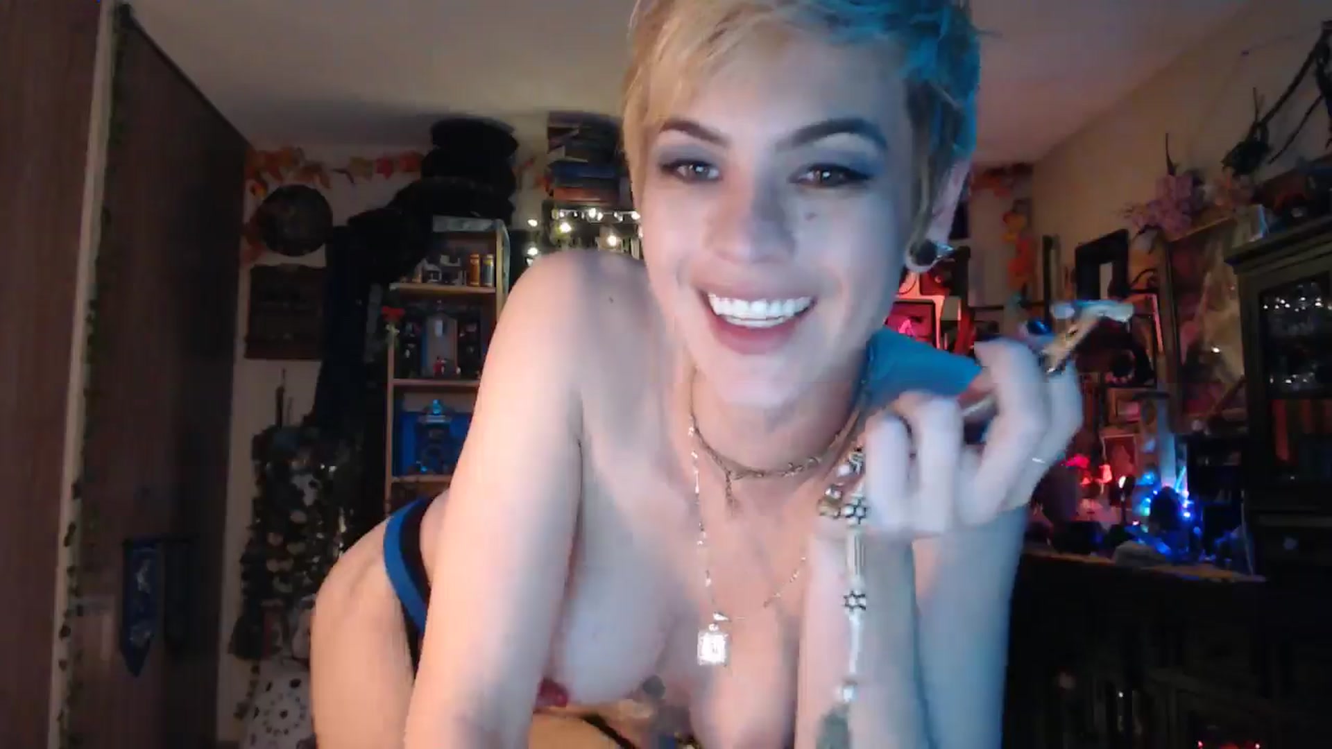 Gallery image thumbnail from Ancored's myfreecams stream on, 04/06/2025, 03:44 image 8 of 20