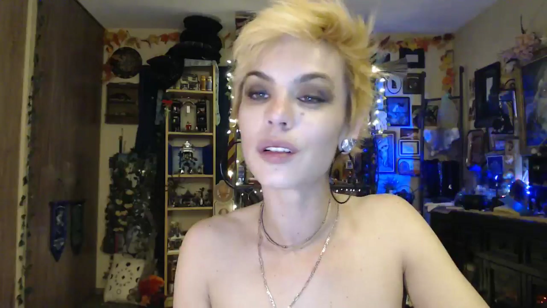 Gallery image thumbnail from Ancored's myfreecams stream on, 04/10/2025, 04:44 image 7 of 20