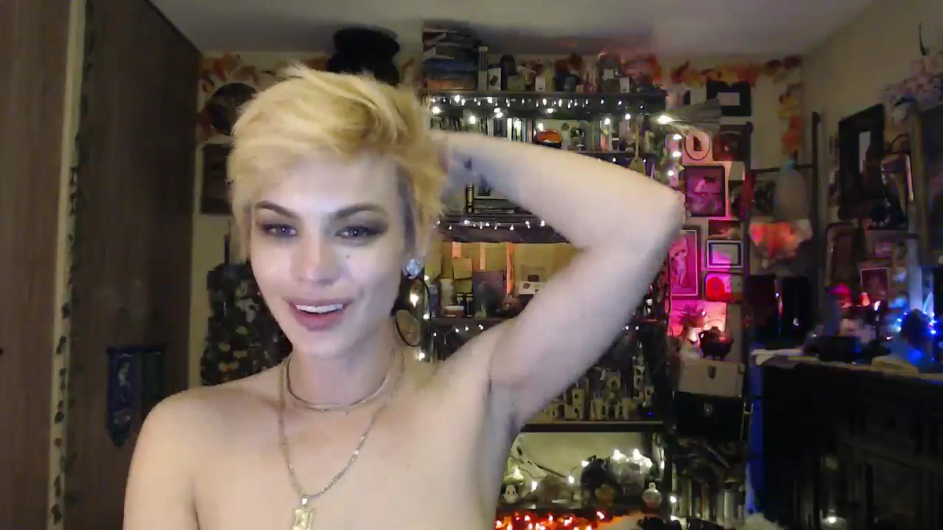 Gallery image thumbnail from Ancored's myfreecams stream on, 04/10/2025, 04:44 image 6 of 20