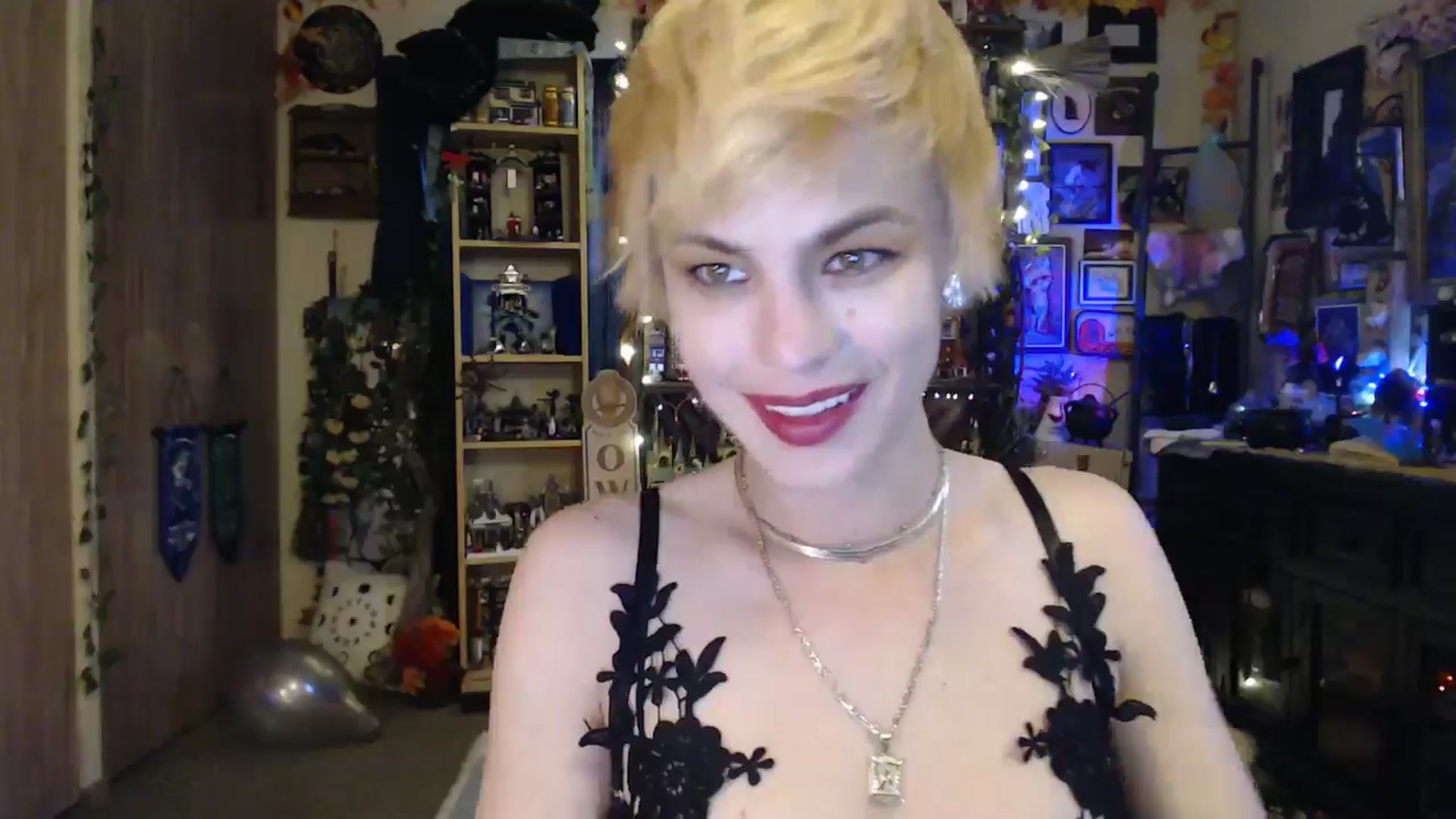 Gallery image thumbnail from Ancored's myfreecams stream on, 04/10/2025, 23:57 image 3 of 20