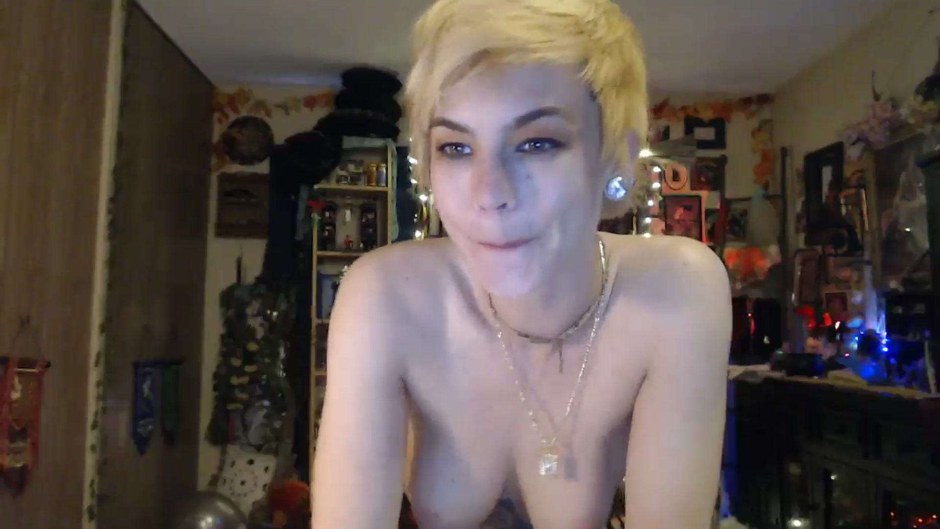Gallery image thumbnail from Ancored's myfreecams stream on, 04/11/2025, 01:43 image 15 of 20