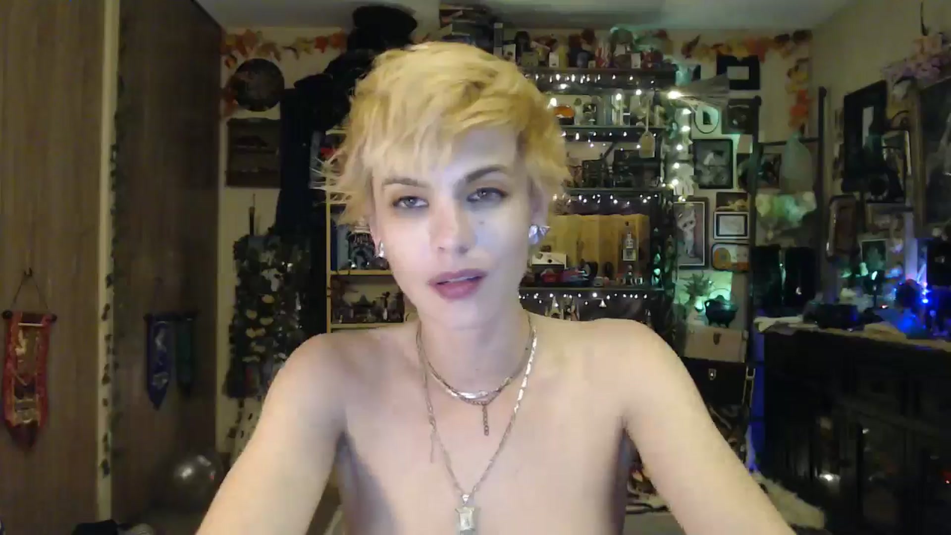 Gallery image thumbnail from Ancored's myfreecams stream on, 04/11/2025, 04:03 image 9 of 20