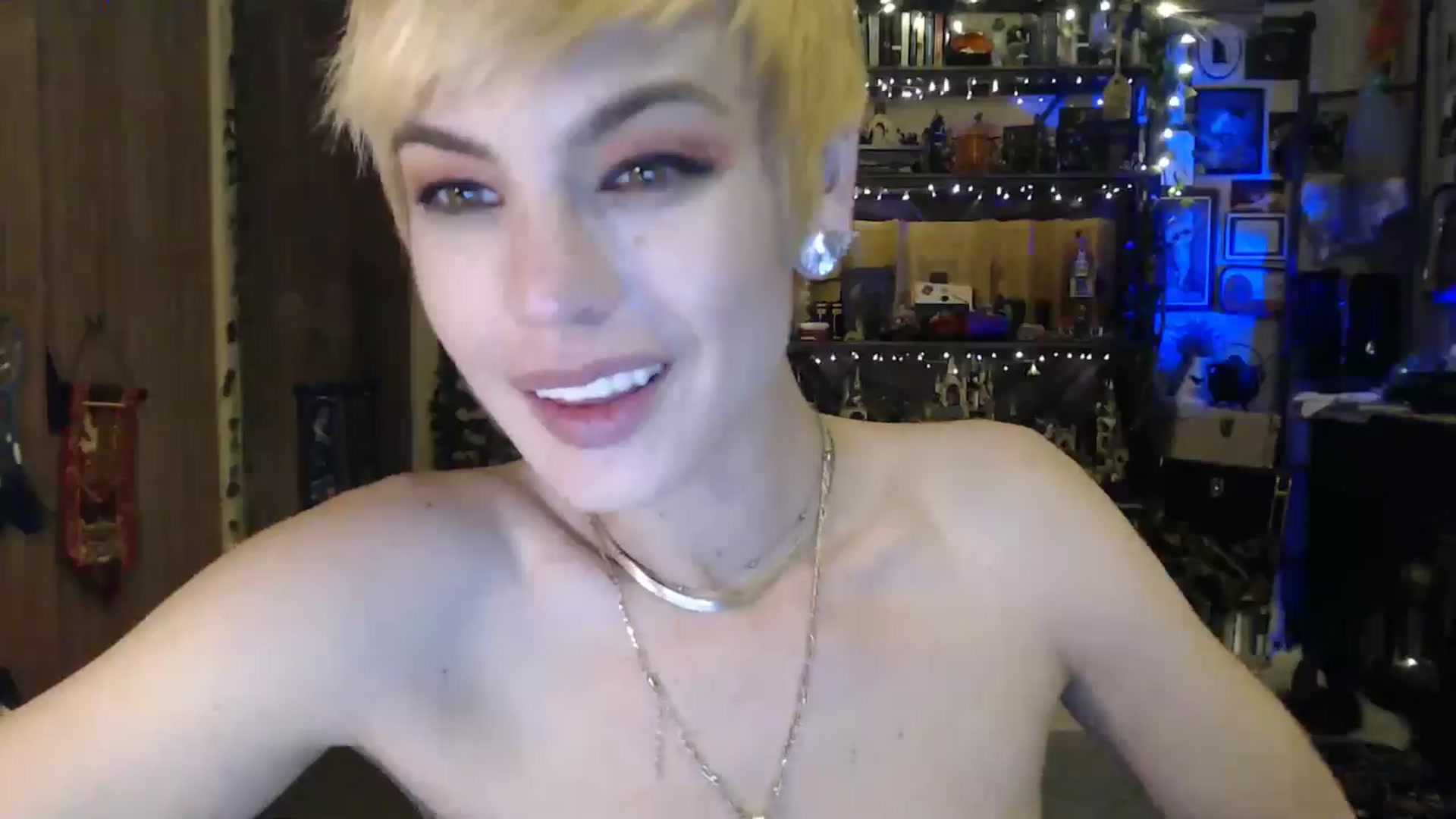 Gallery image thumbnail from Ancored's myfreecams stream on, 04/12/2025, 01:54 image 19 of 20
