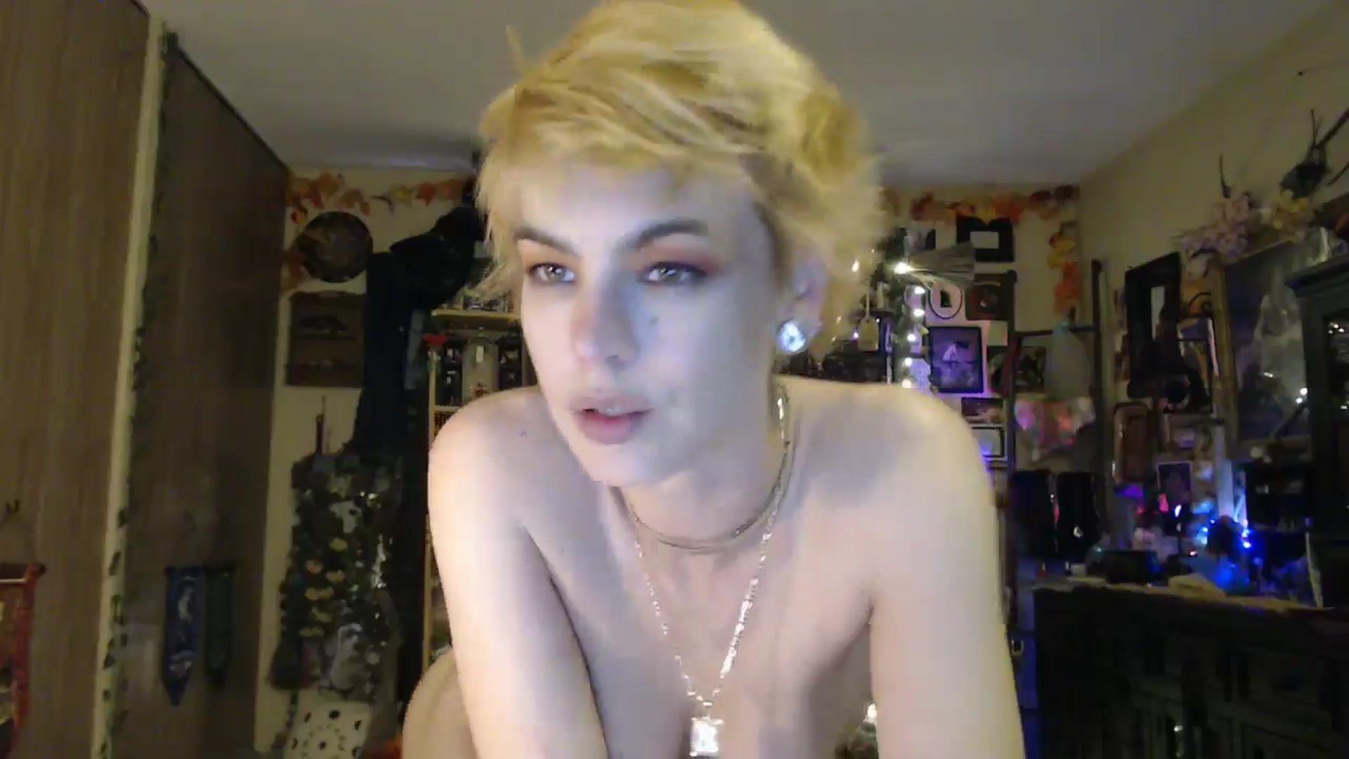 Gallery image thumbnail from Ancored's myfreecams stream on, 04/13/2025, 01:29 image 11 of 20