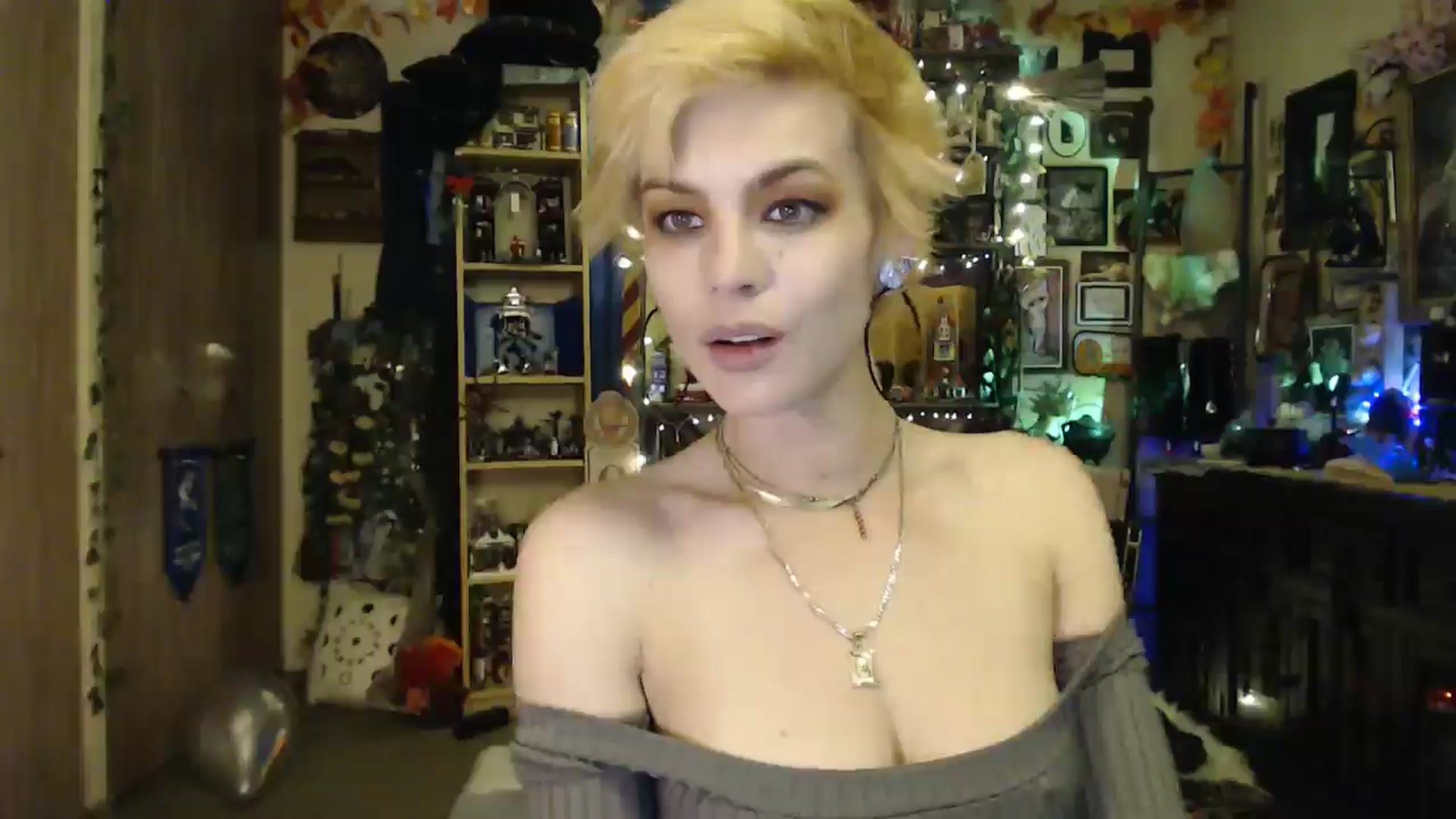 Gallery image thumbnail from Ancored's myfreecams stream on, 04/13/2025, 23:58 image 6 of 20