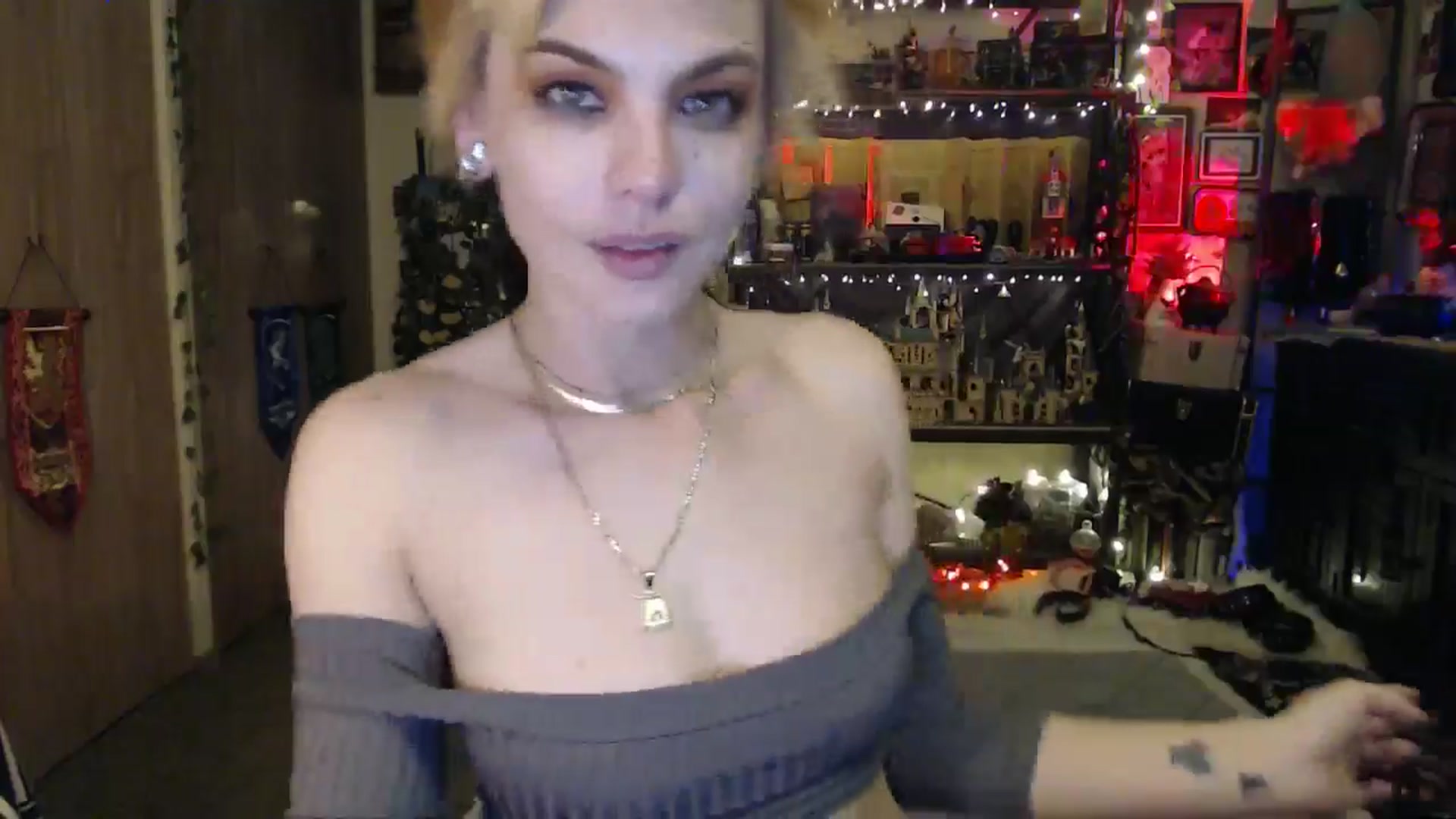 Gallery image thumbnail from Ancored's myfreecams stream on, 04/14/2025, 01:25 image 14 of 20