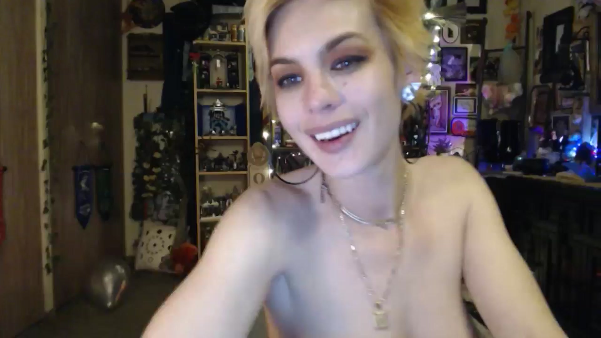 Gallery image thumbnail from Ancored's myfreecams stream on, 04/14/2025, 03:14 image 1 of 20