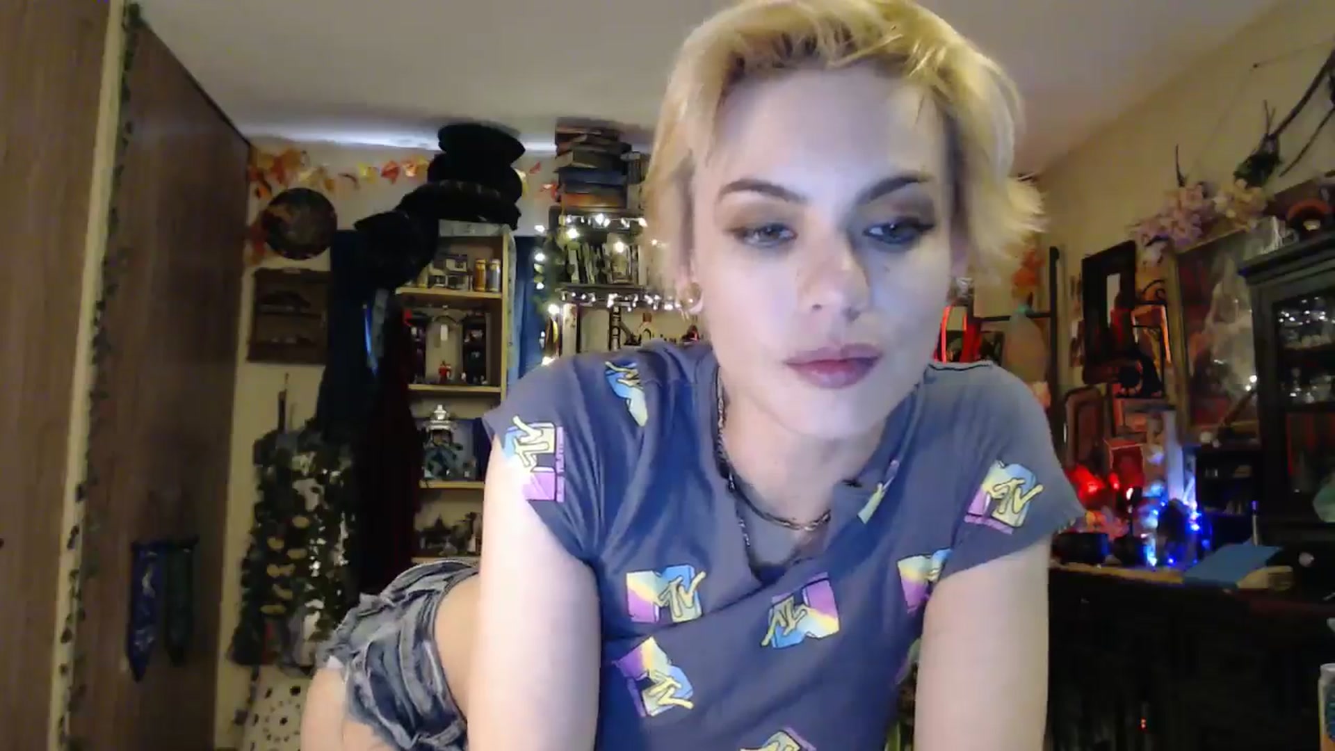 Gallery image thumbnail from Ancored's myfreecams stream on, 04/24/2025, 01:19 image 6 of 20
