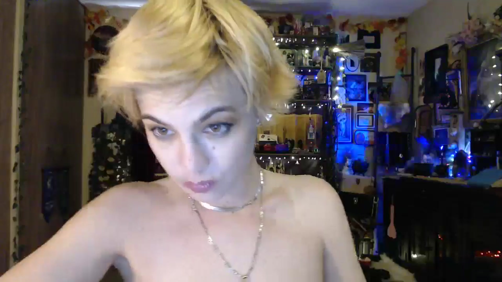 Gallery image thumbnail from Ancored's myfreecams stream on, 04/24/2025, 01:19 image 10 of 20