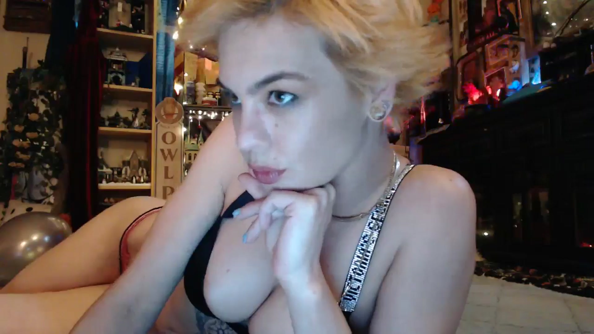 Gallery image thumbnail from Ancored's myfreecams stream on, 04/25/2025, 24:39 image 5 of 20