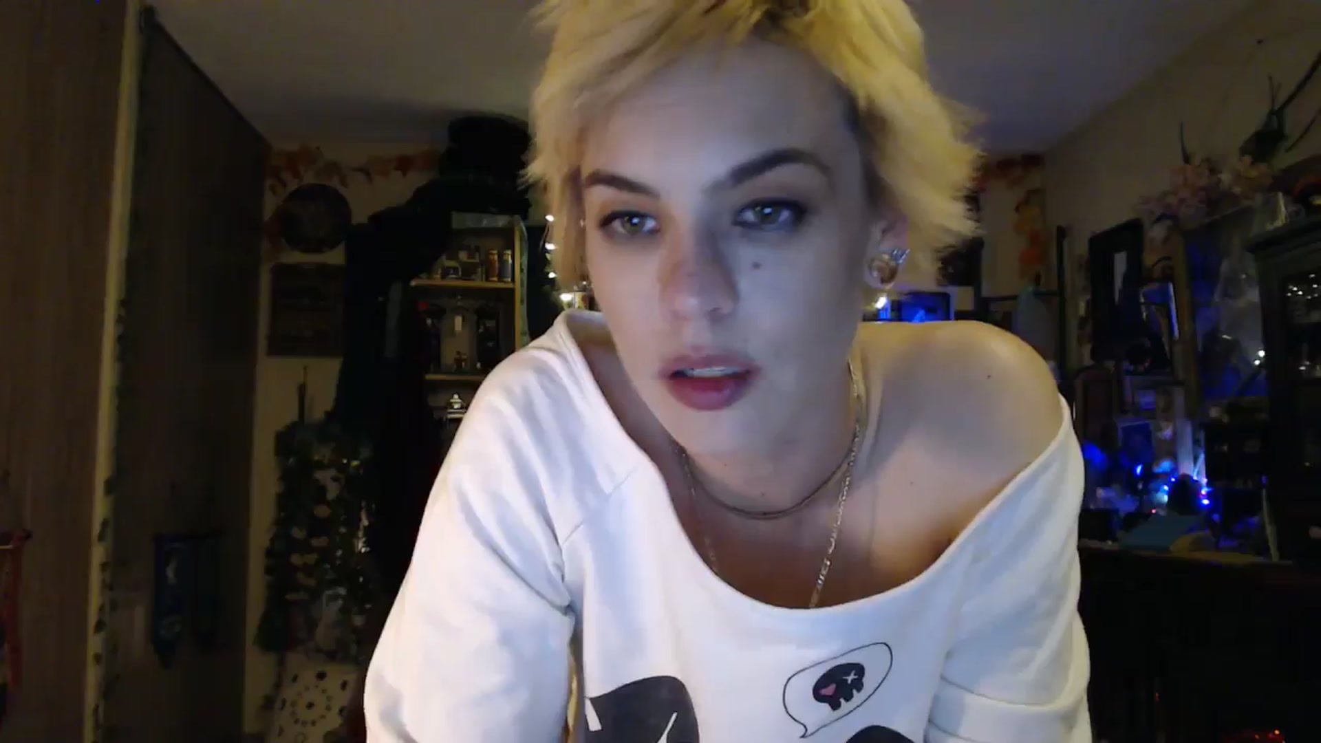 Gallery image thumbnail from Ancored's myfreecams stream on, 04/25/2025, 01:42 image 16 of 20