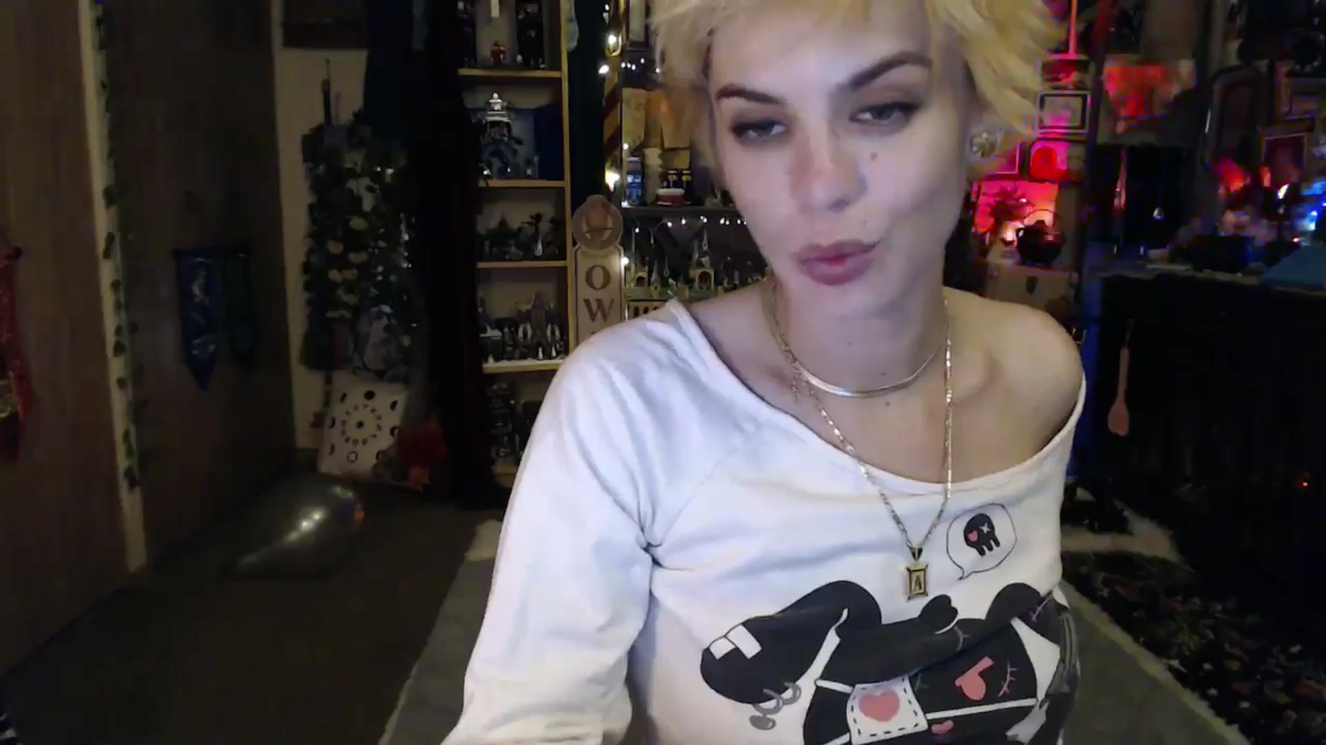 Gallery image thumbnail from Ancored's myfreecams stream on, 04/25/2025, 06:02 image 10 of 20