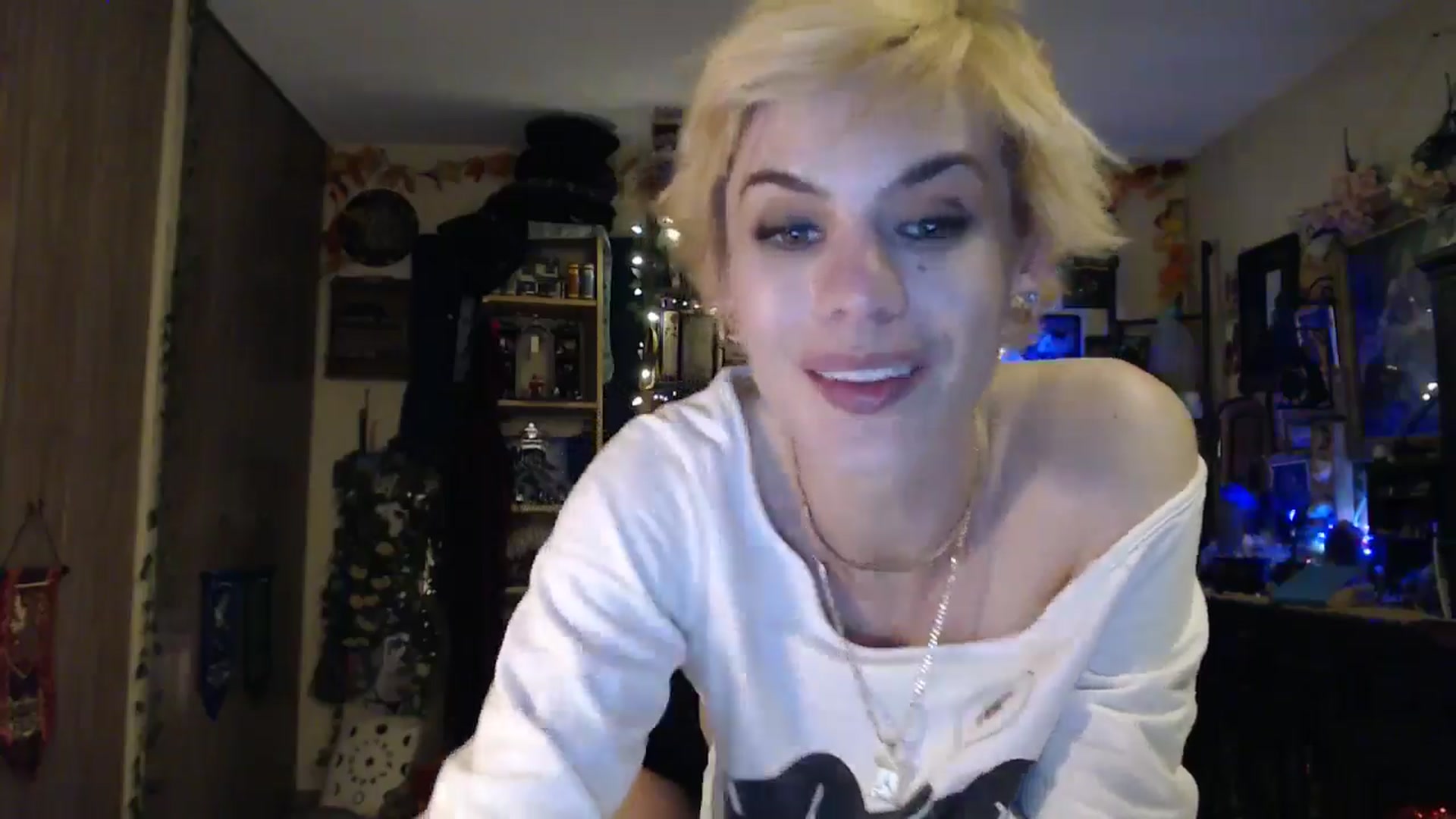 Gallery image thumbnail from Ancored's myfreecams stream on, 04/25/2025, 06:02 image 6 of 20