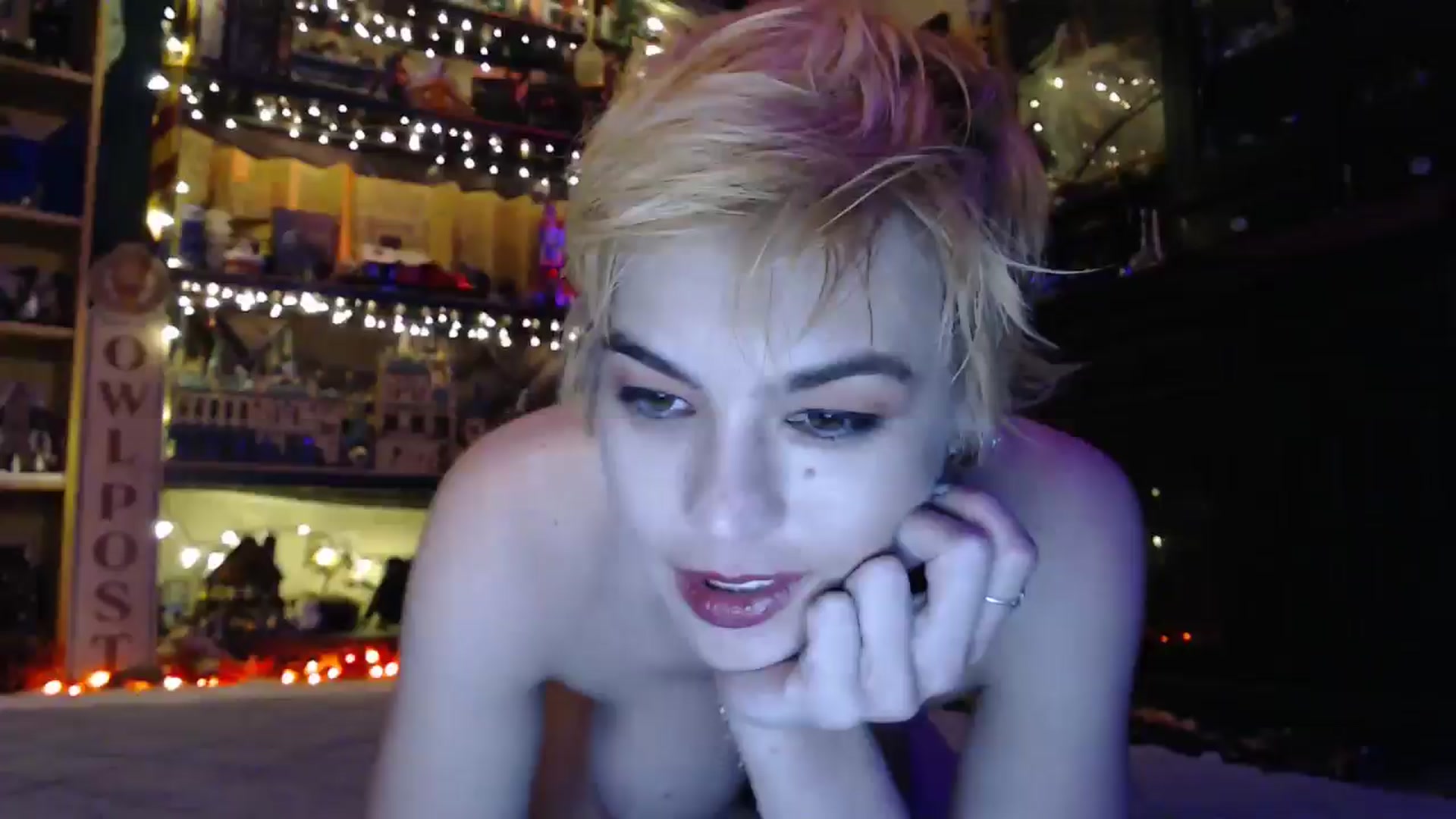 Gallery image thumbnail from Ancored's myfreecams stream on, 04/26/2025, 01:45 image 9 of 20