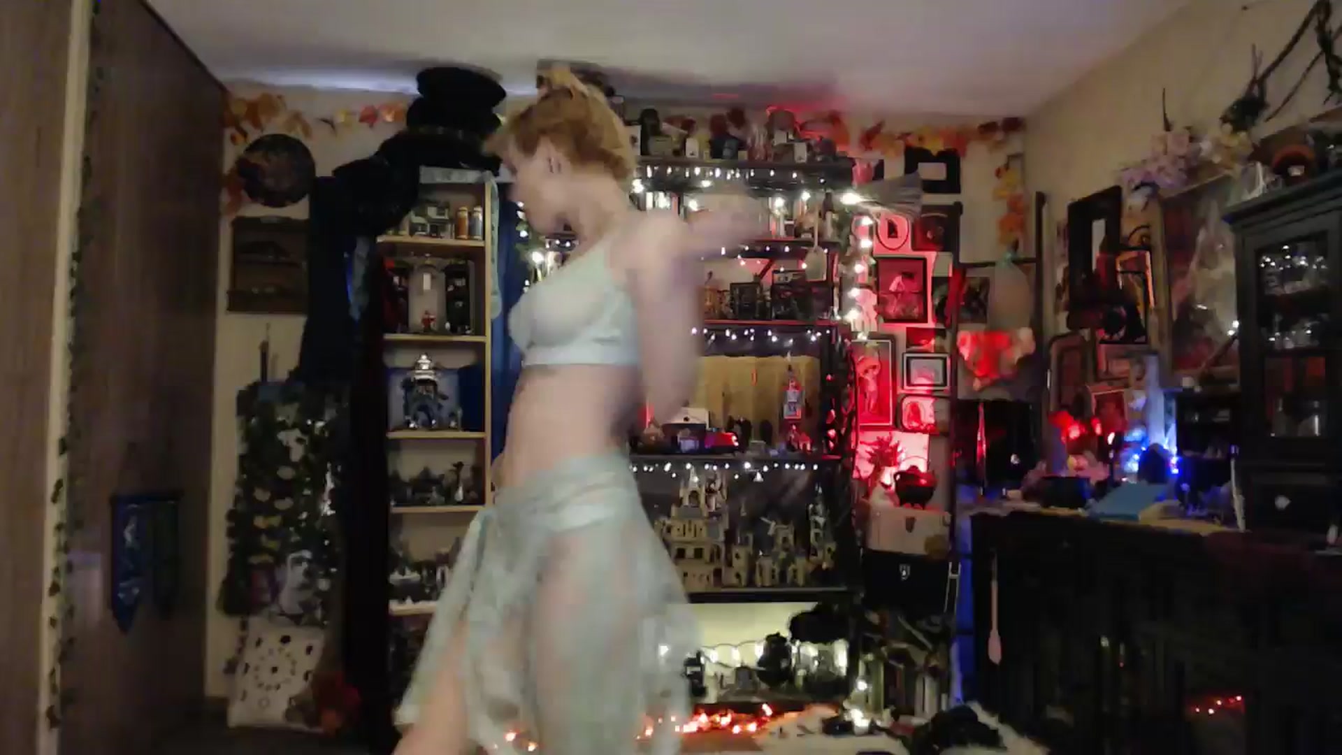 Gallery image thumbnail from Ancored's myfreecams stream on, 04/28/2025, 24:30 image 3 of 20