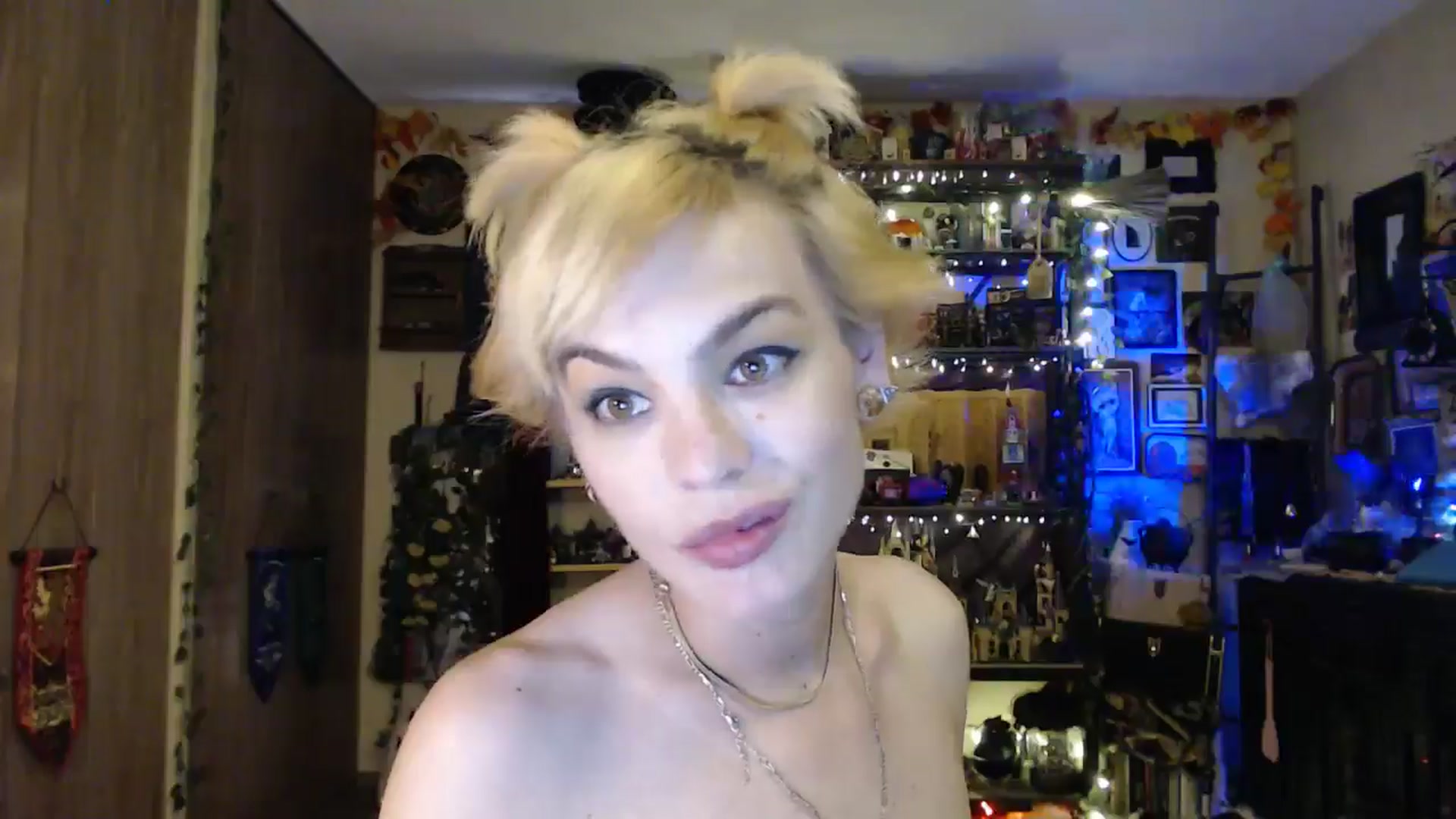 Gallery image thumbnail from Ancored's myfreecams stream on, 04/28/2025, 02:08 image 5 of 20