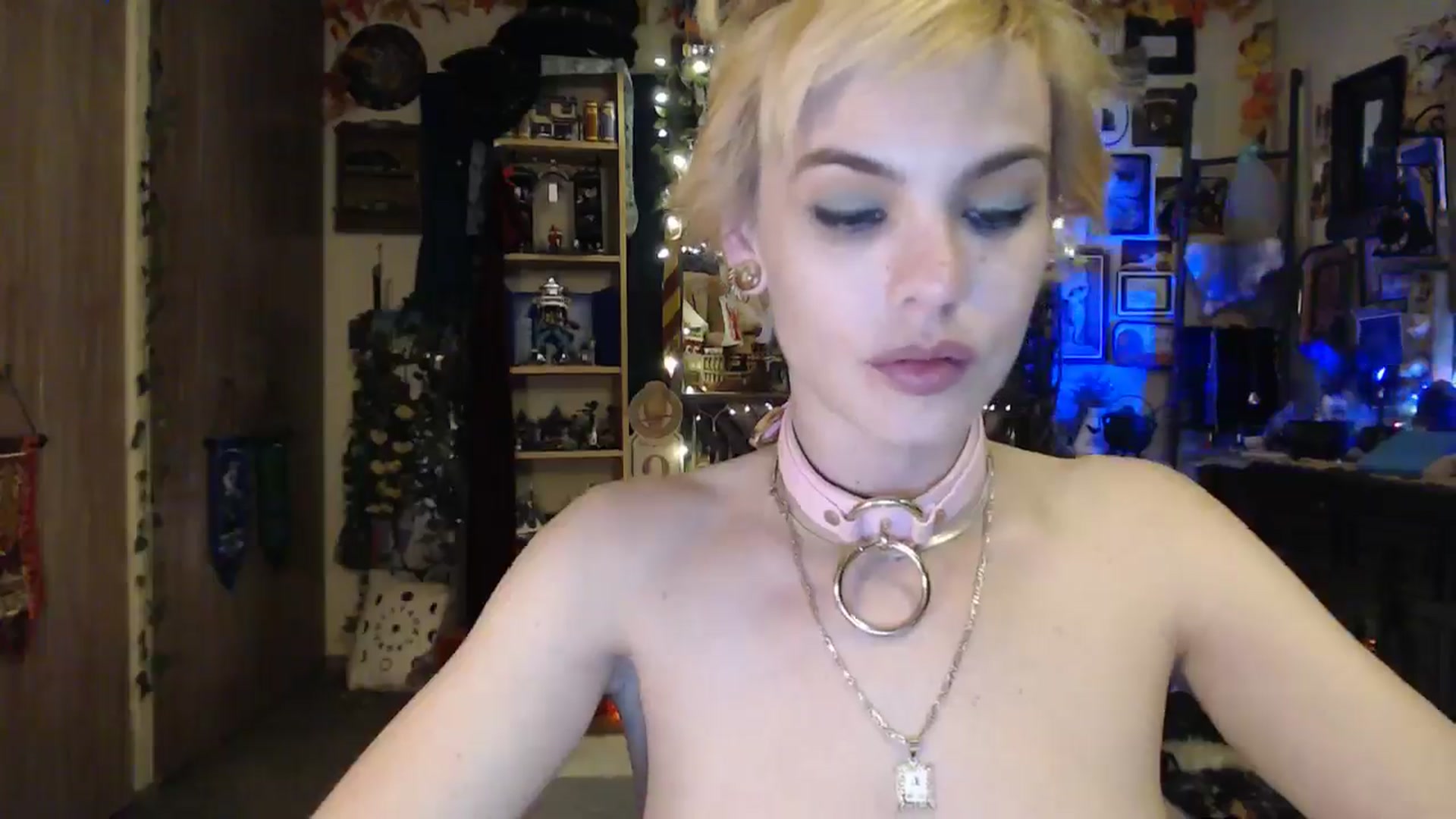 Gallery image thumbnail from Ancored's myfreecams stream on, 04/28/2025, 03:50 image 11 of 20