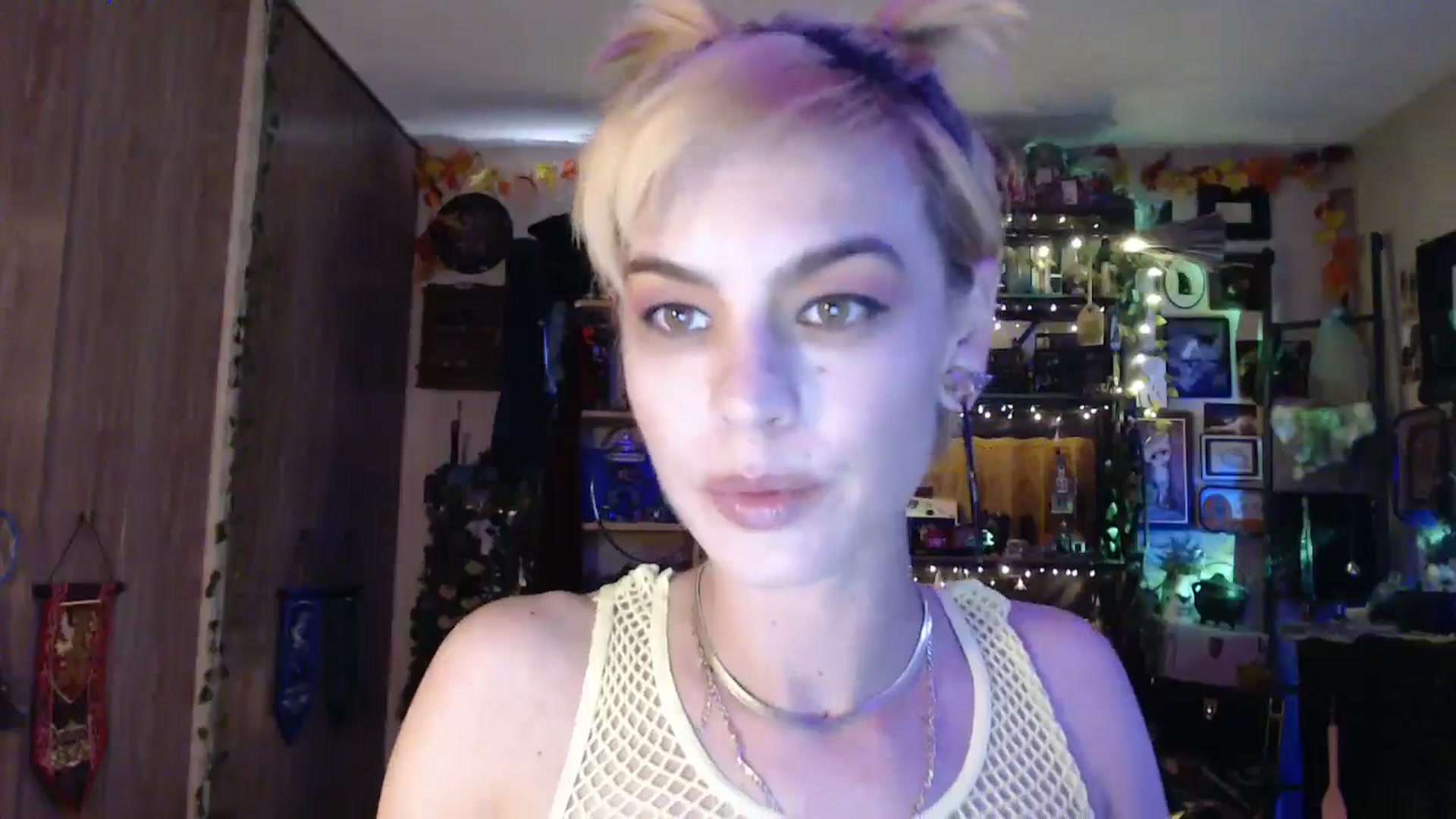Gallery image thumbnail from Ancored's myfreecams stream on, 04/28/2025, 23:19 image 3 of 20